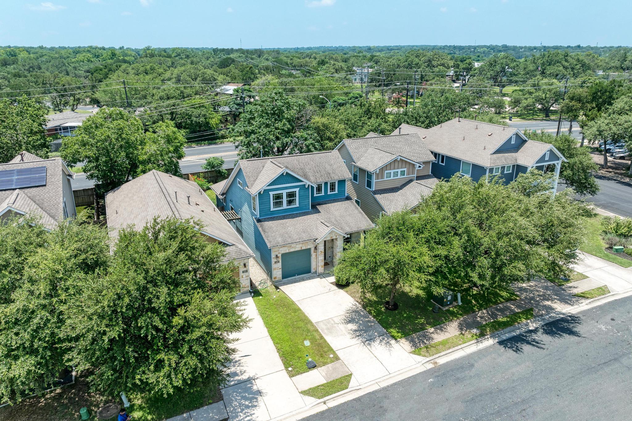 1325 Central Park CT
