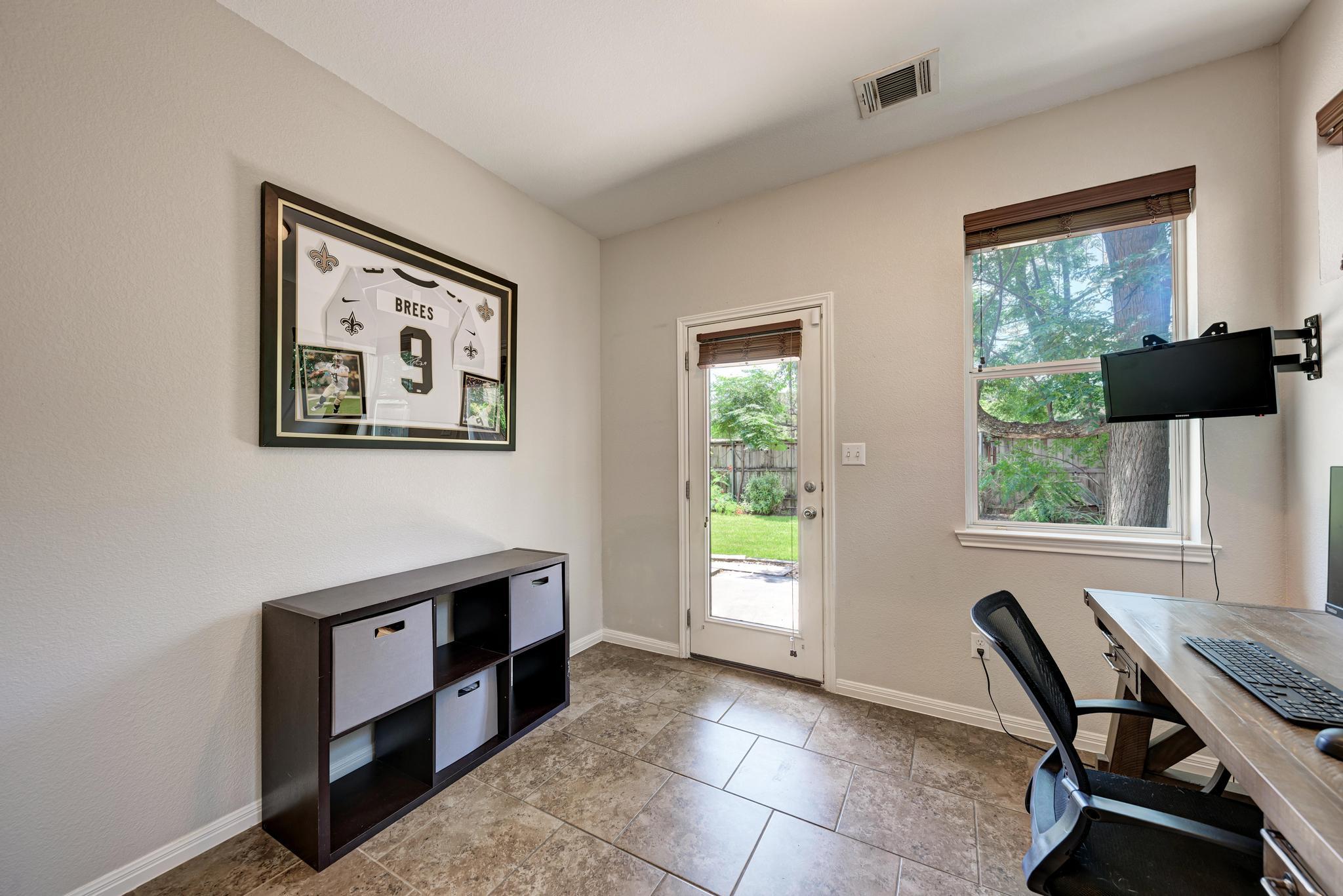 1325 Central Park CT