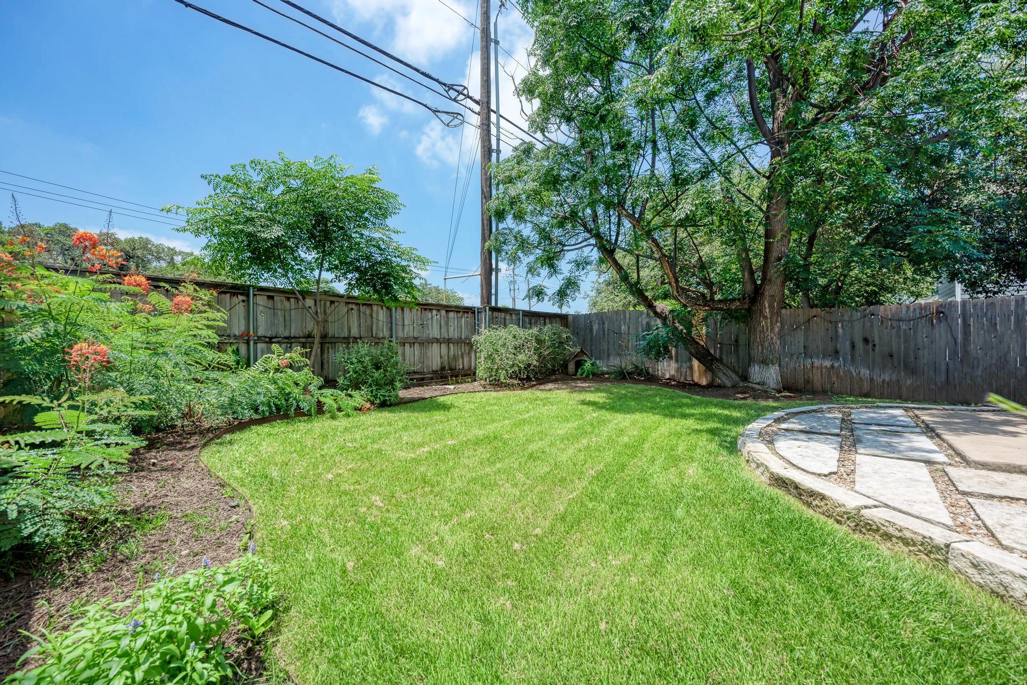 1325 Central Park CT