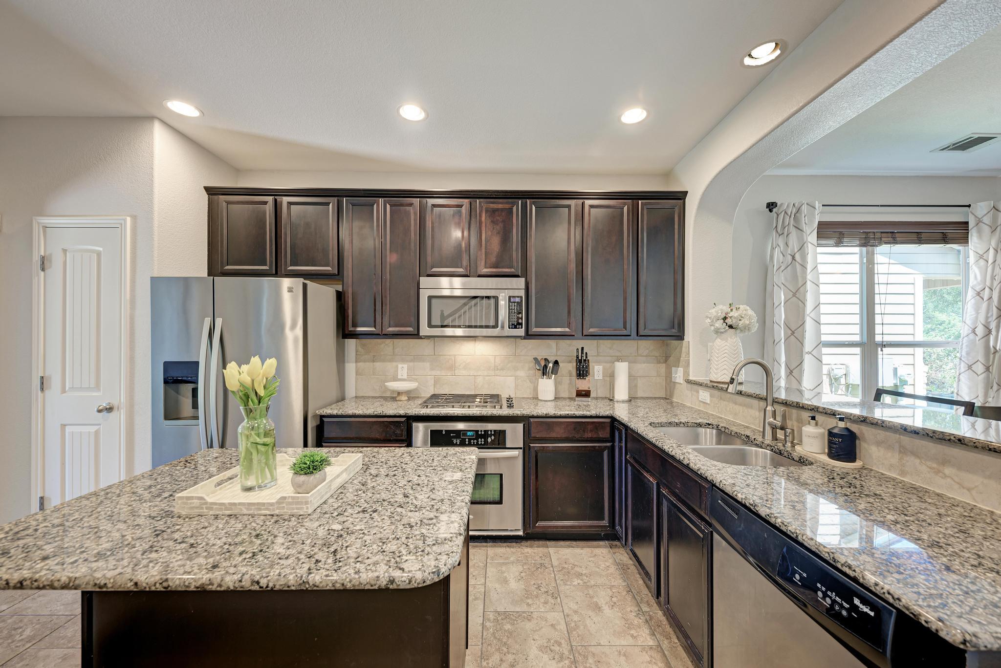 1325 Central Park CT