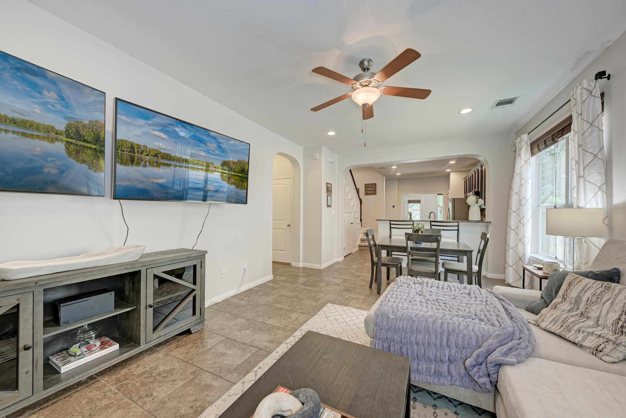 1325 Central Park CT