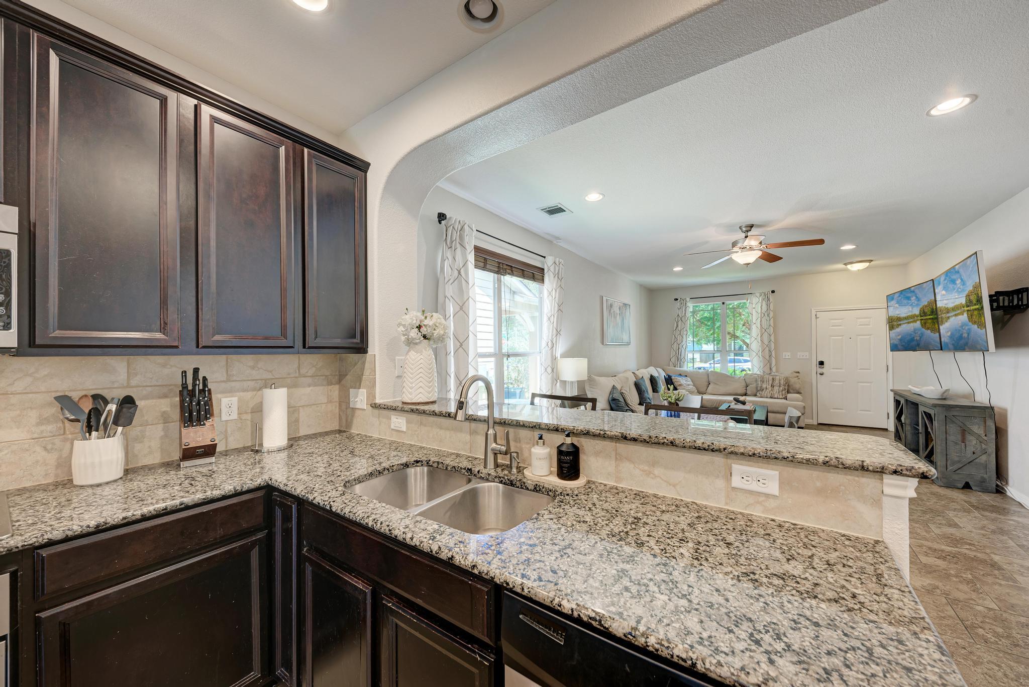 1325 Central Park CT