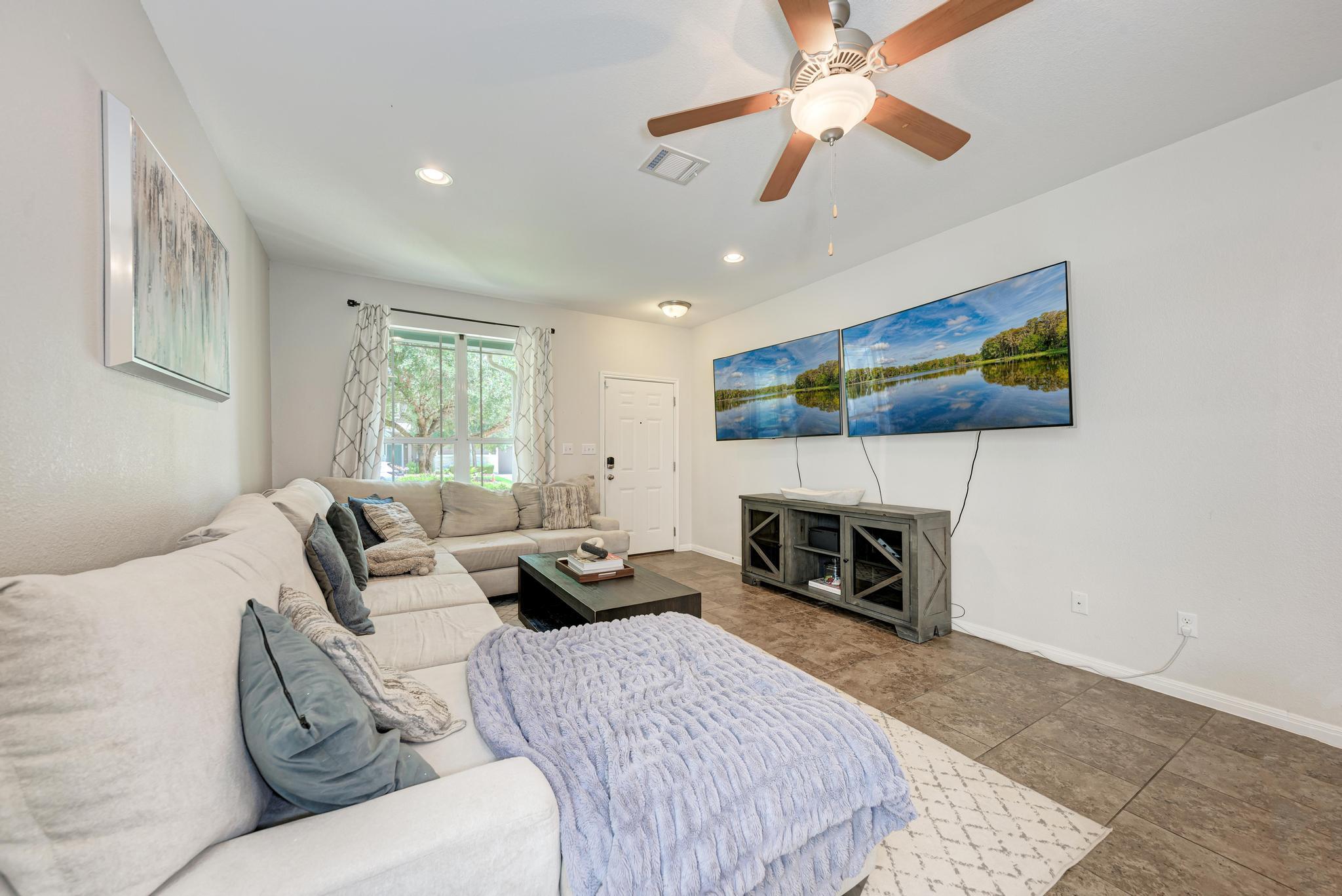 1325 Central Park CT