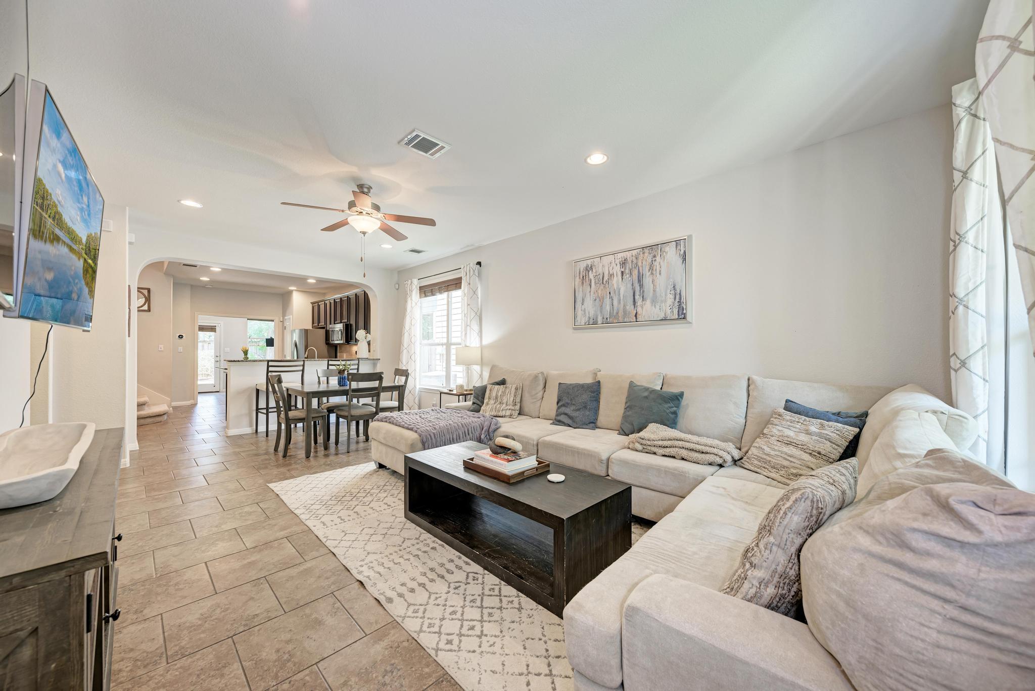 1325 Central Park CT