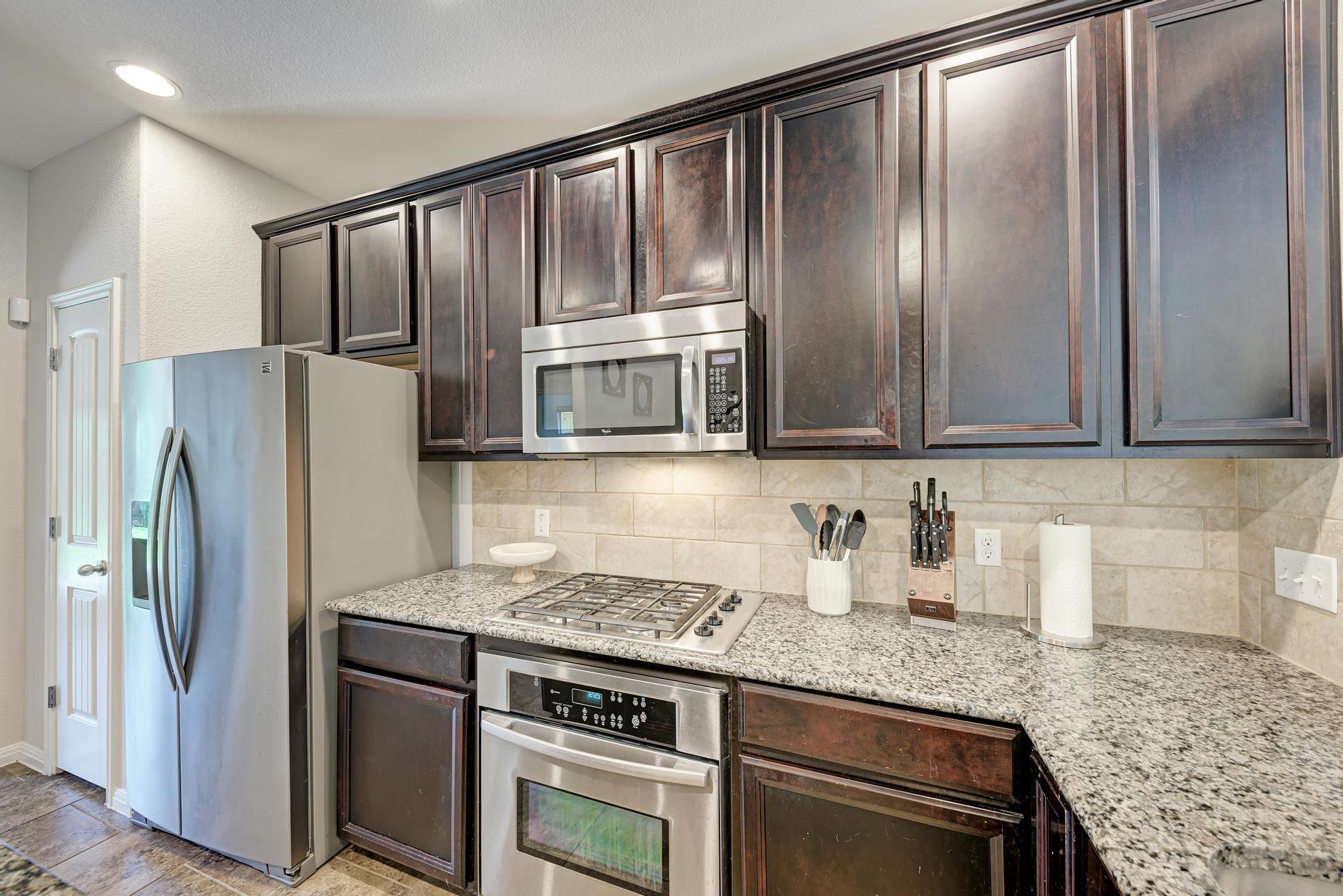 1325 Central Park CT