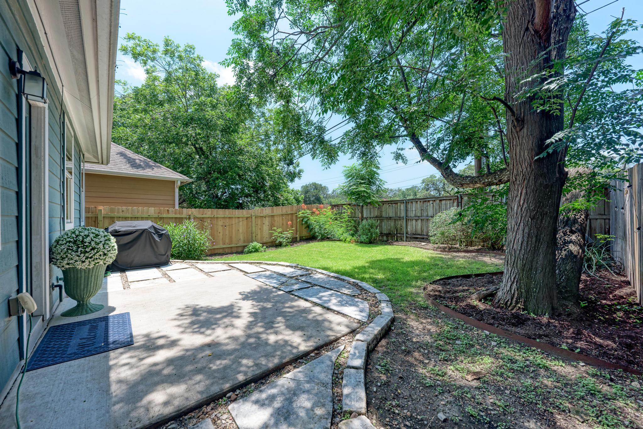 1325 Central Park CT