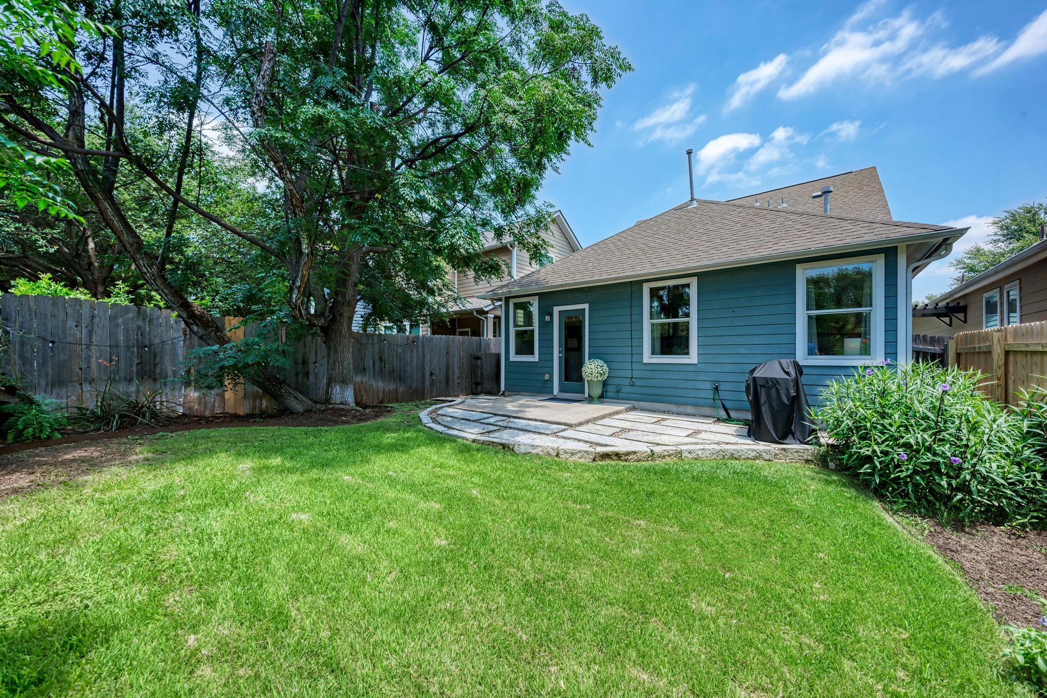 1325 Central Park CT
