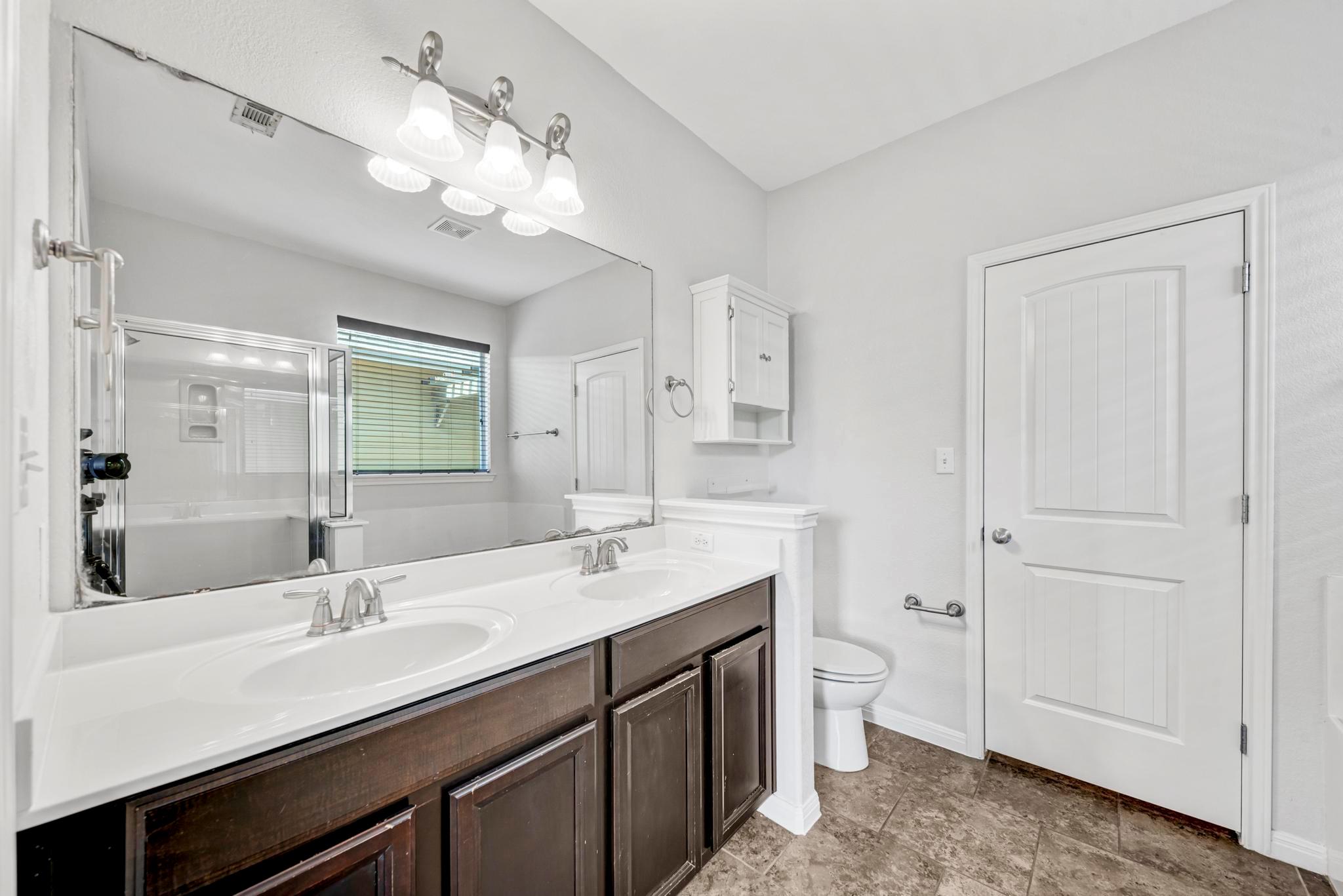1325 Central Park CT