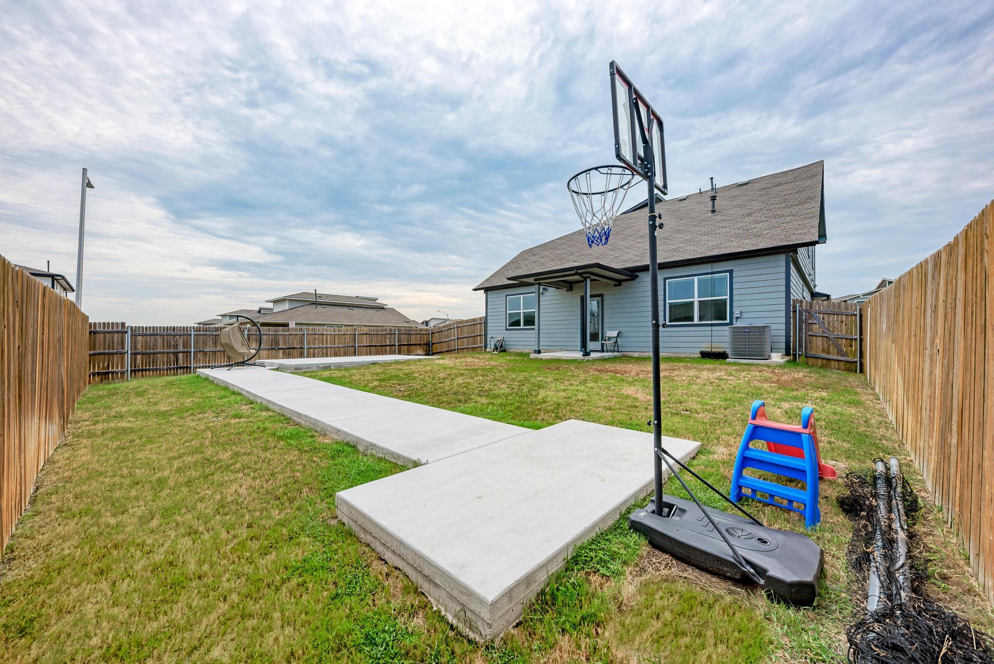 7420 Peggie Nell DR