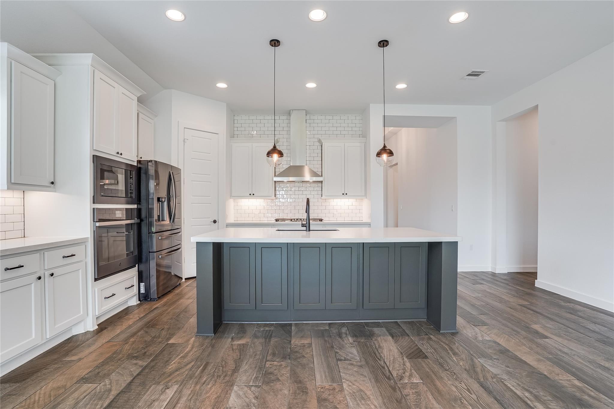 8321 Donnelley DR