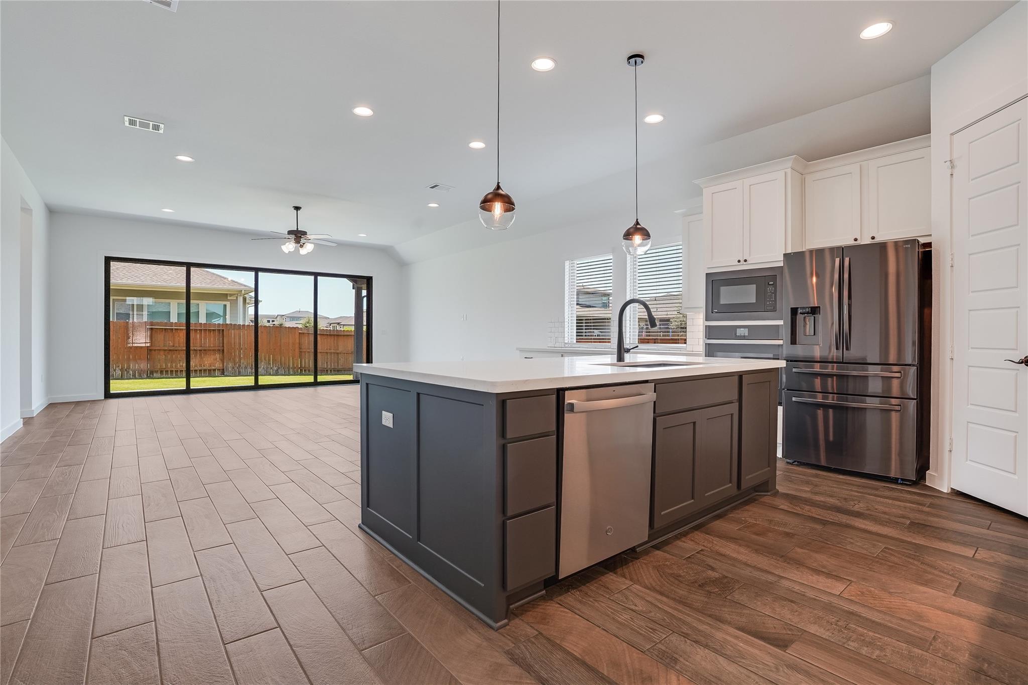 8321 Donnelley DR