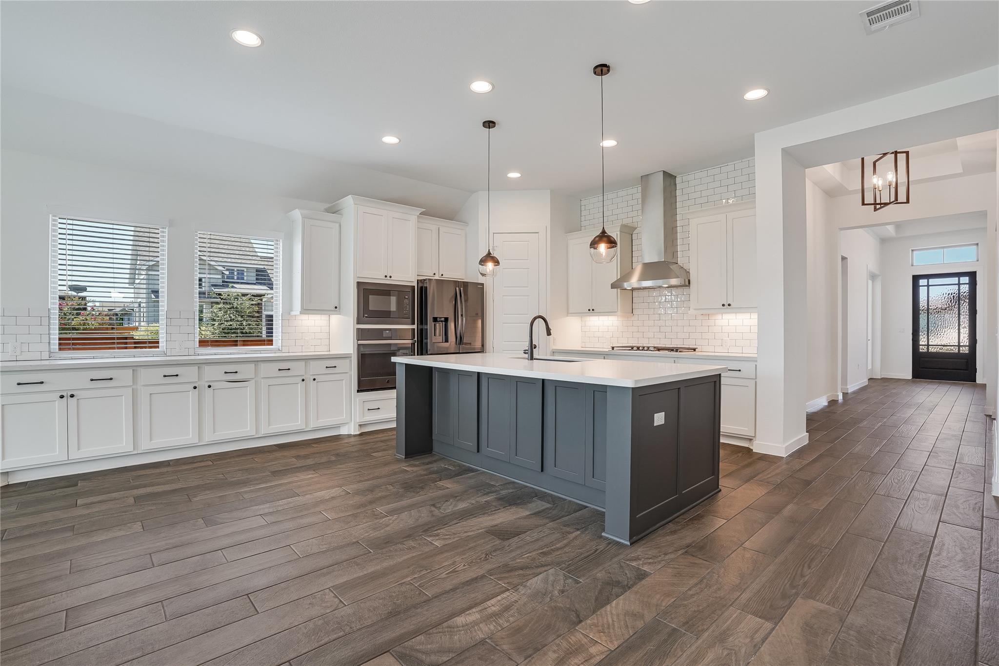 8321 Donnelley DR