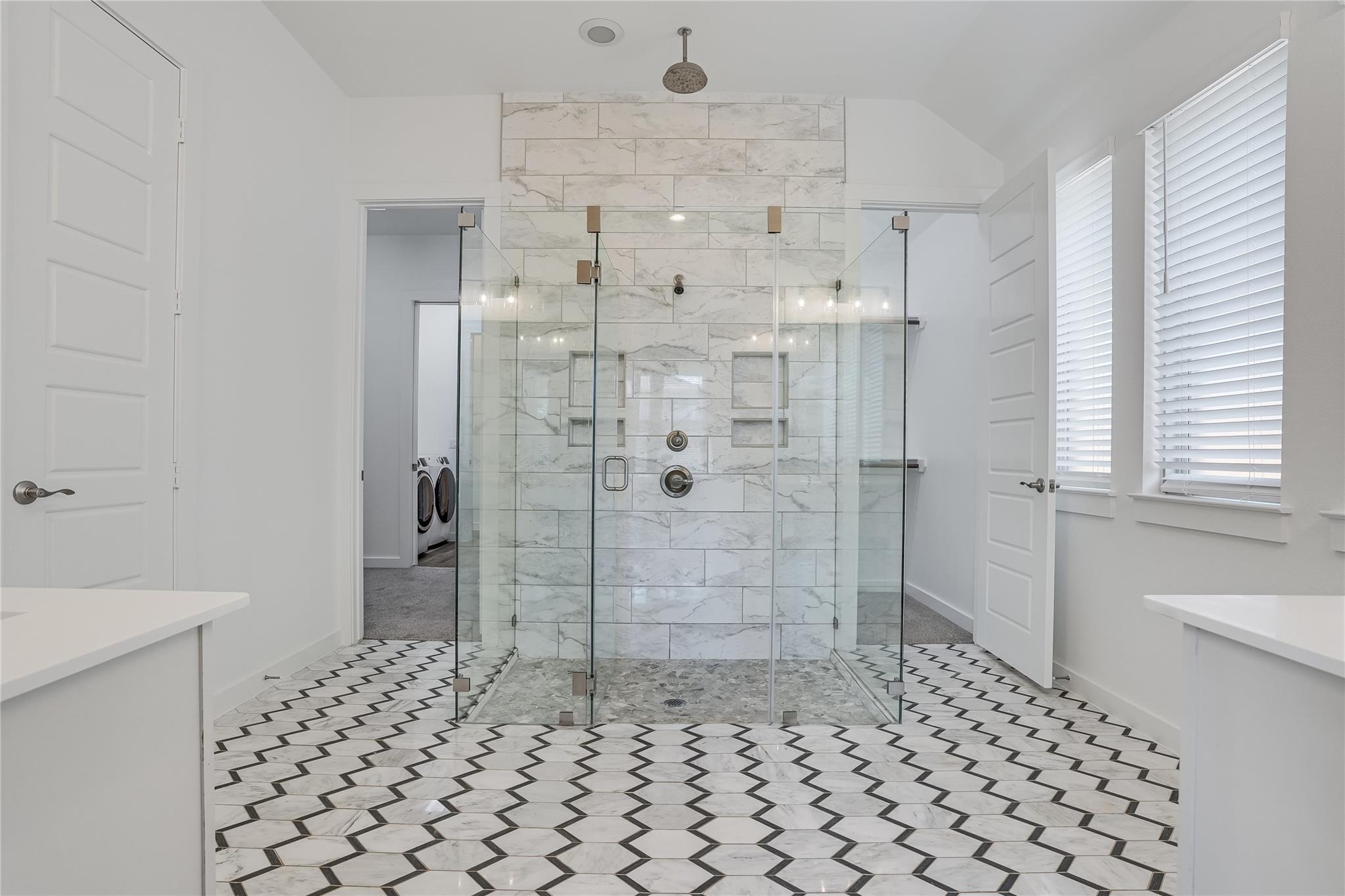 8321 Donnelley DR