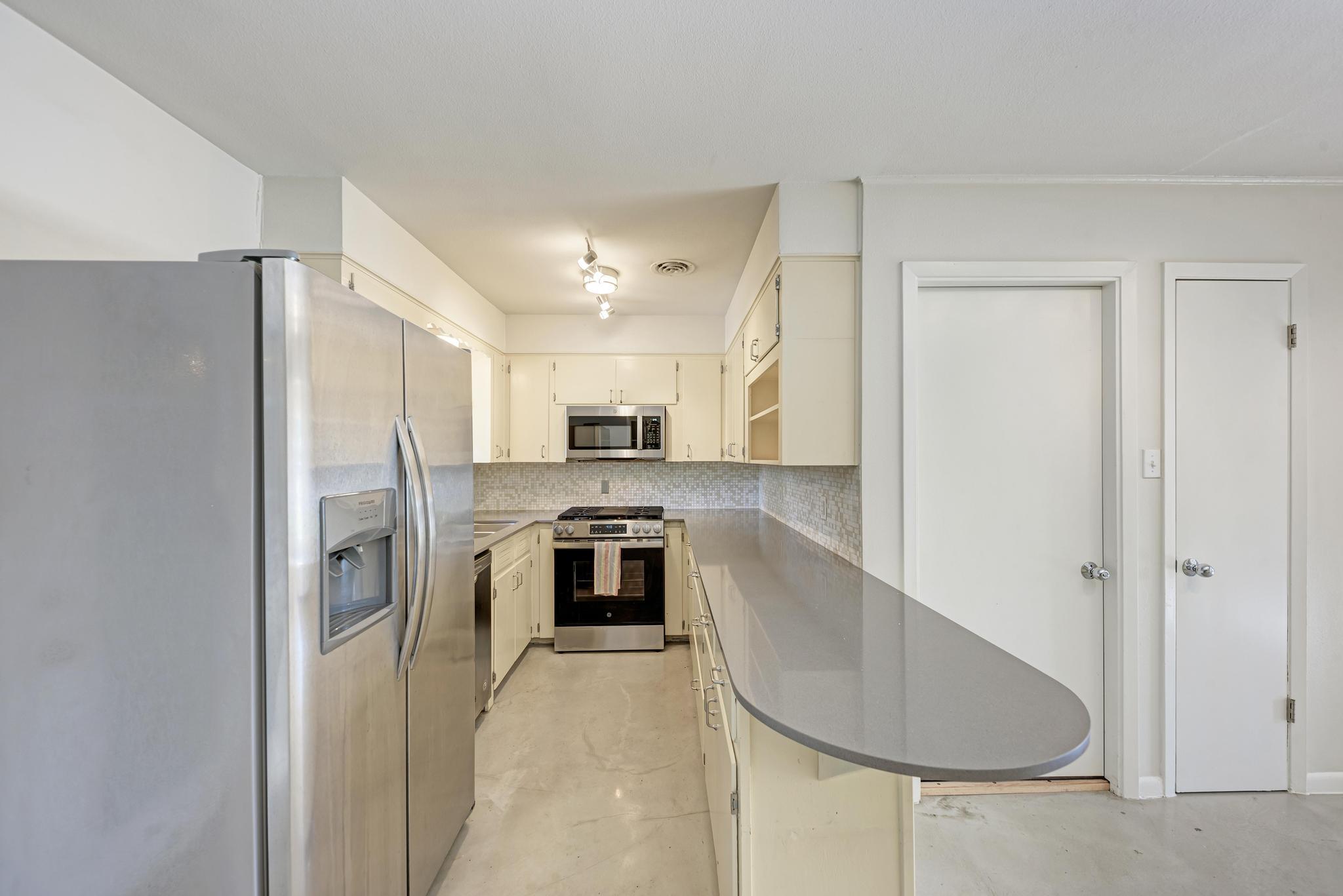 2508 East Side DR