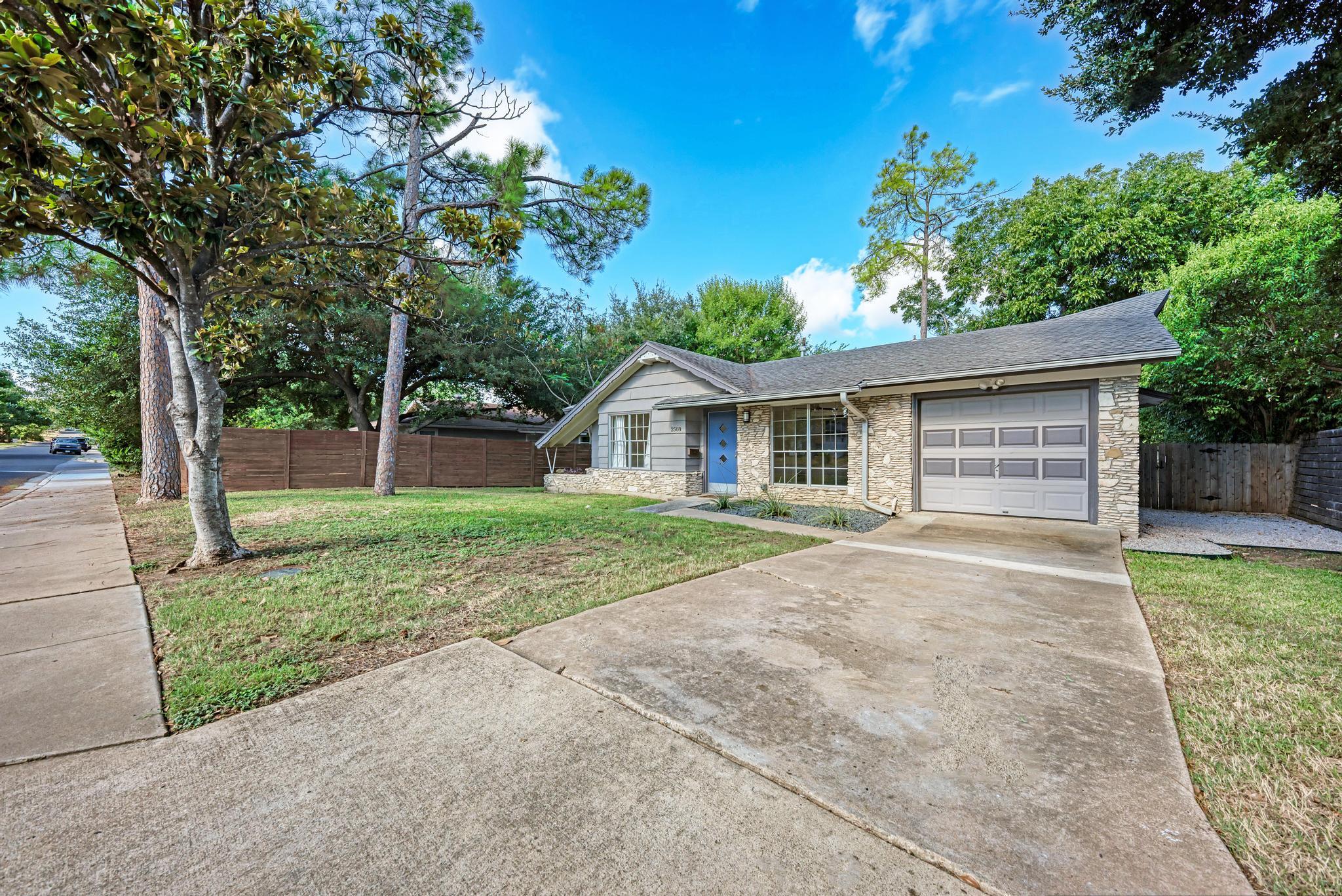 2508 East Side DR