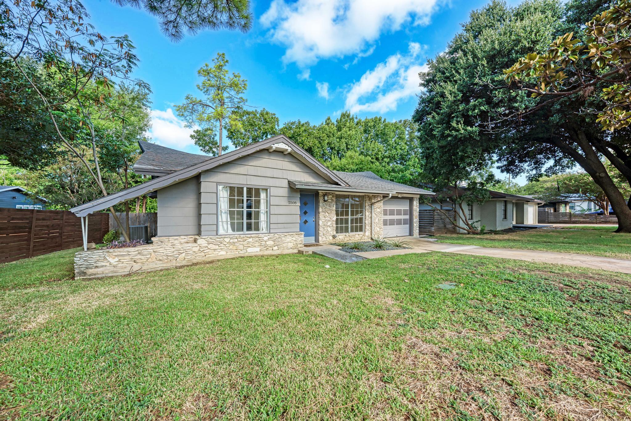 2508 East Side DR