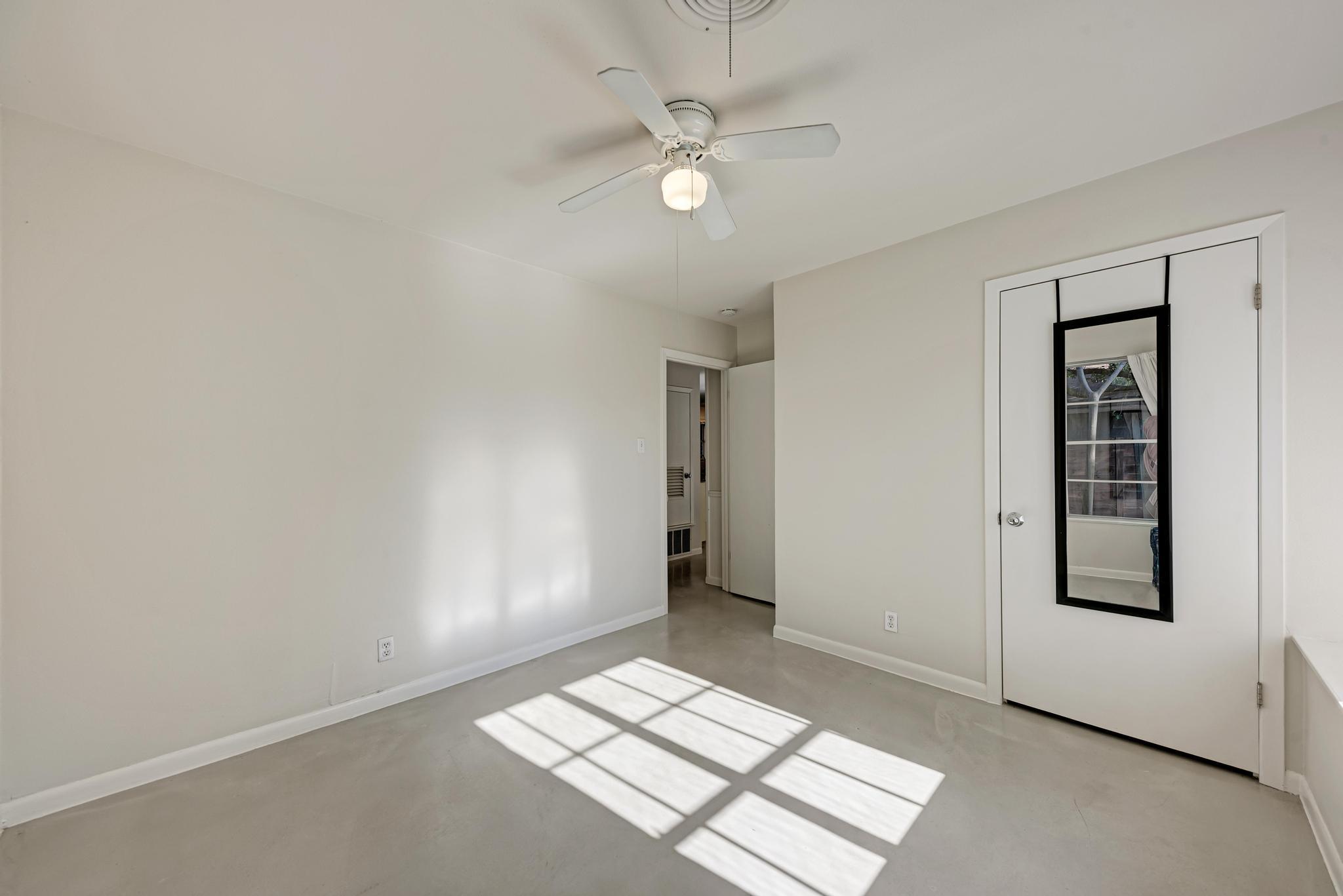 2508 East Side DR