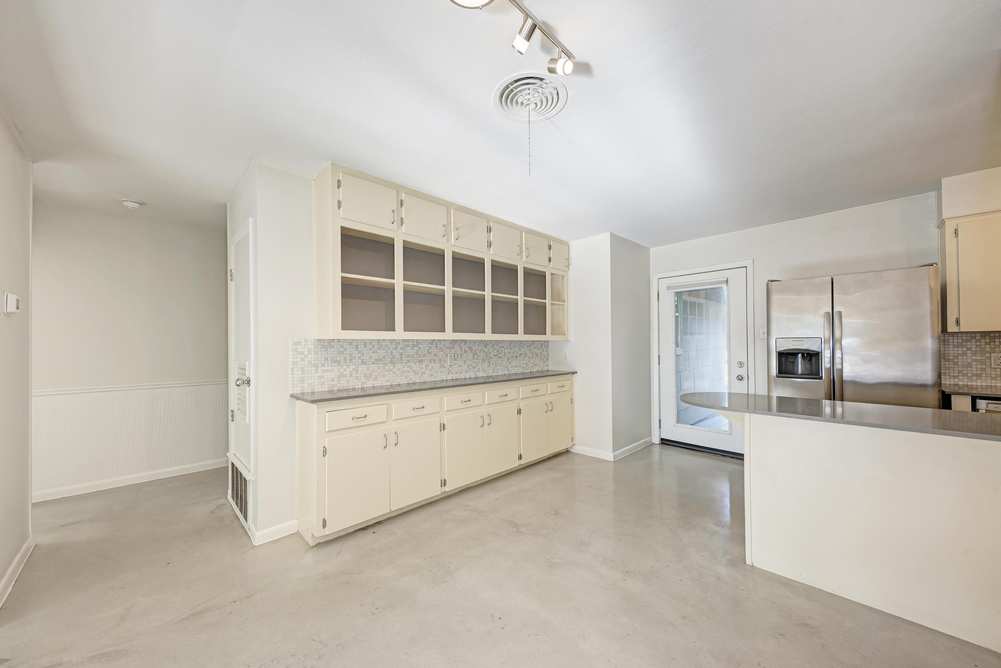 2508 East Side DR