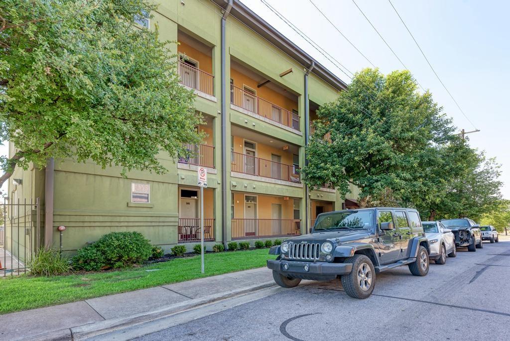 807 E 14th ST # 305