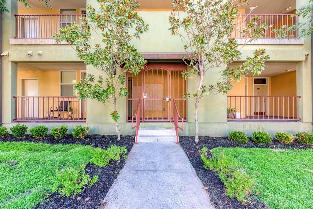 807 E 14th ST # 305