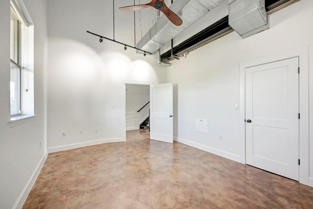807 E 14th ST # 305
