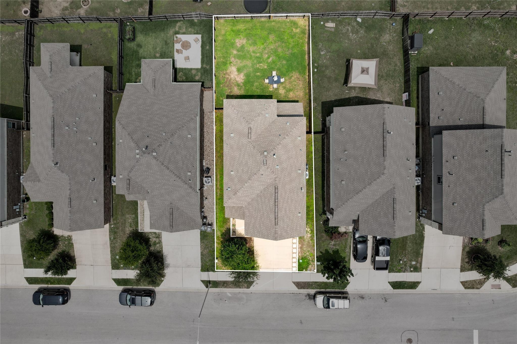 7404 Albany DR
