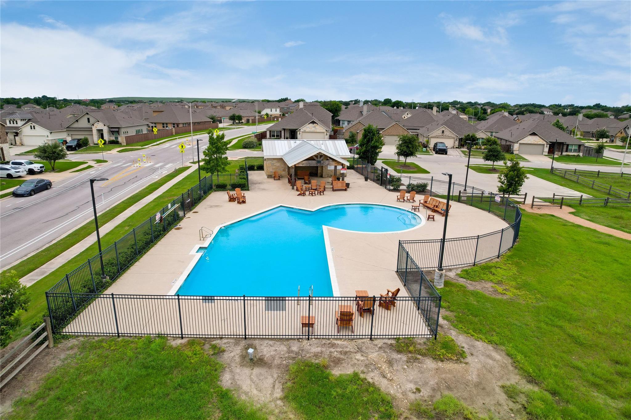 7404 Albany DR