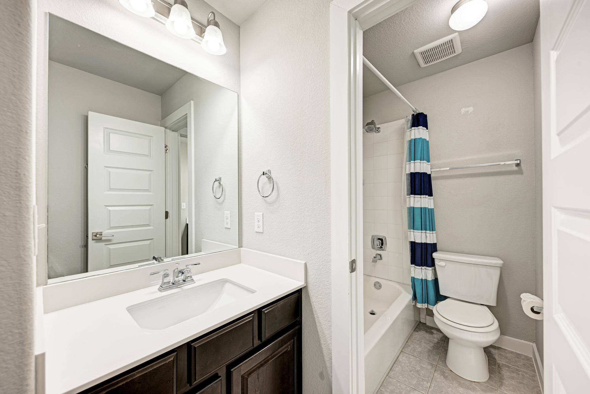 7207 Auburn Blaze LN