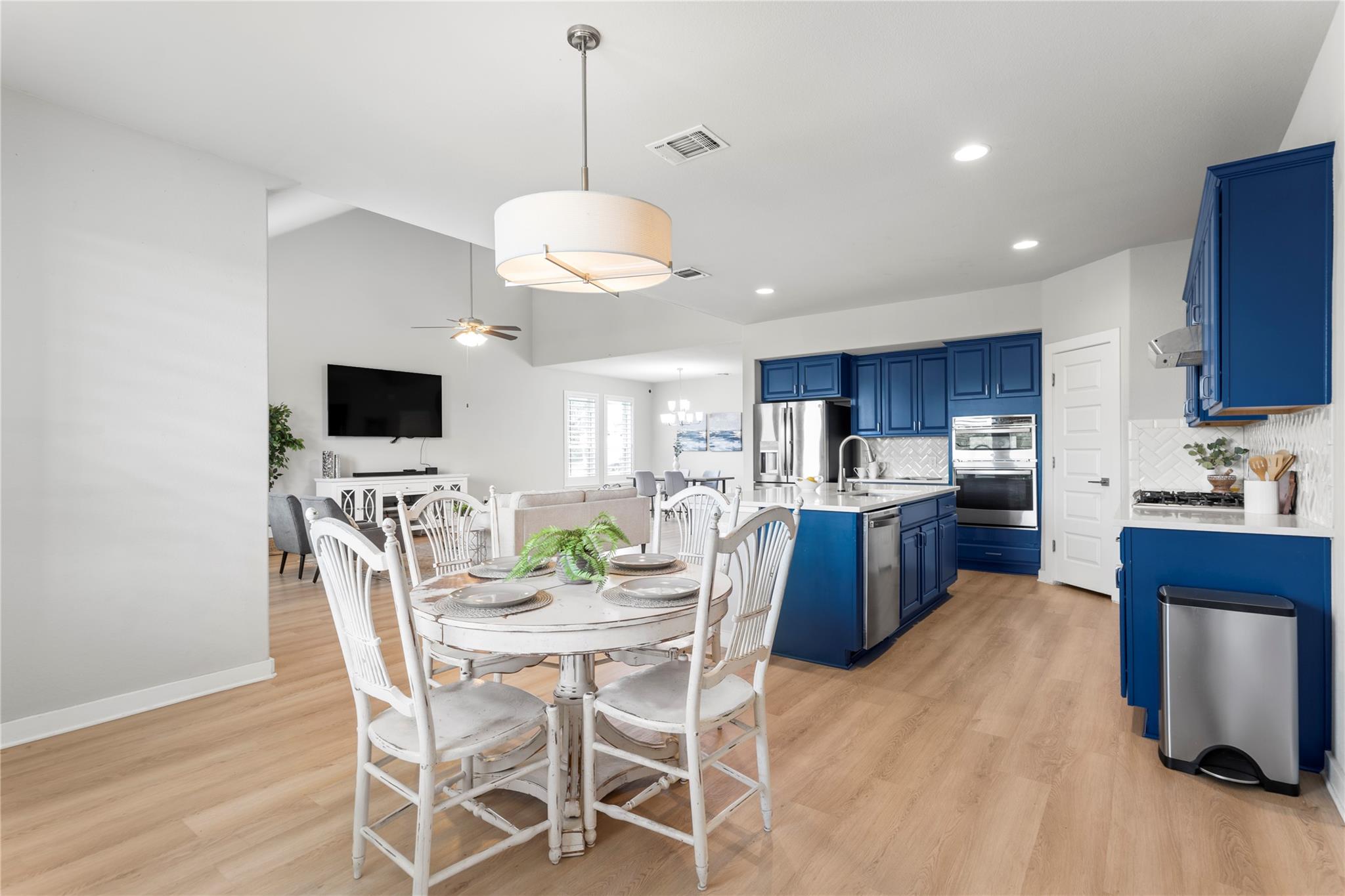 7207 Auburn Blaze LN