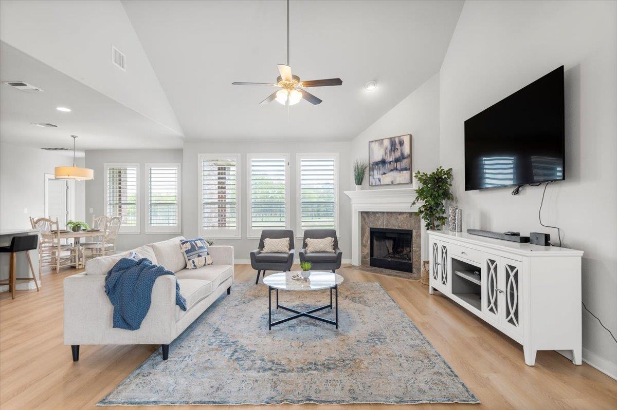 7207 Auburn Blaze LN