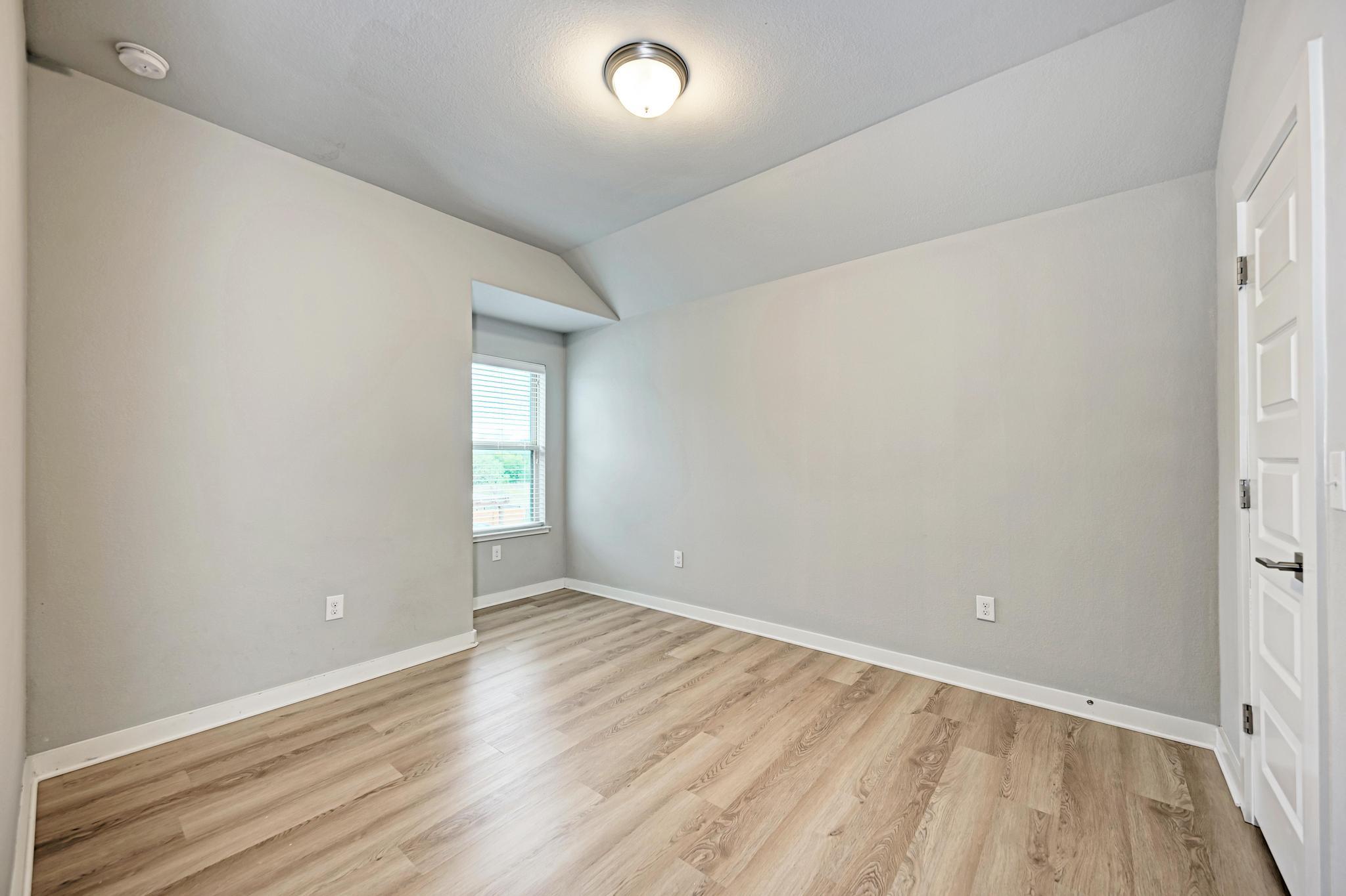 7207 Auburn Blaze LN