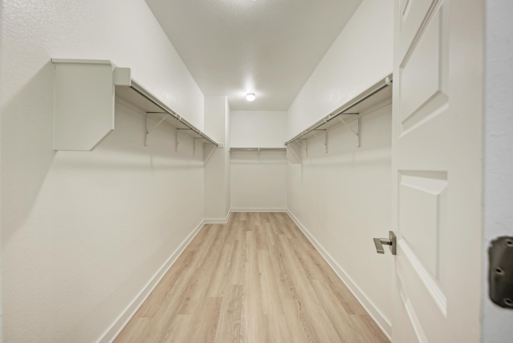 7207 Auburn Blaze LN