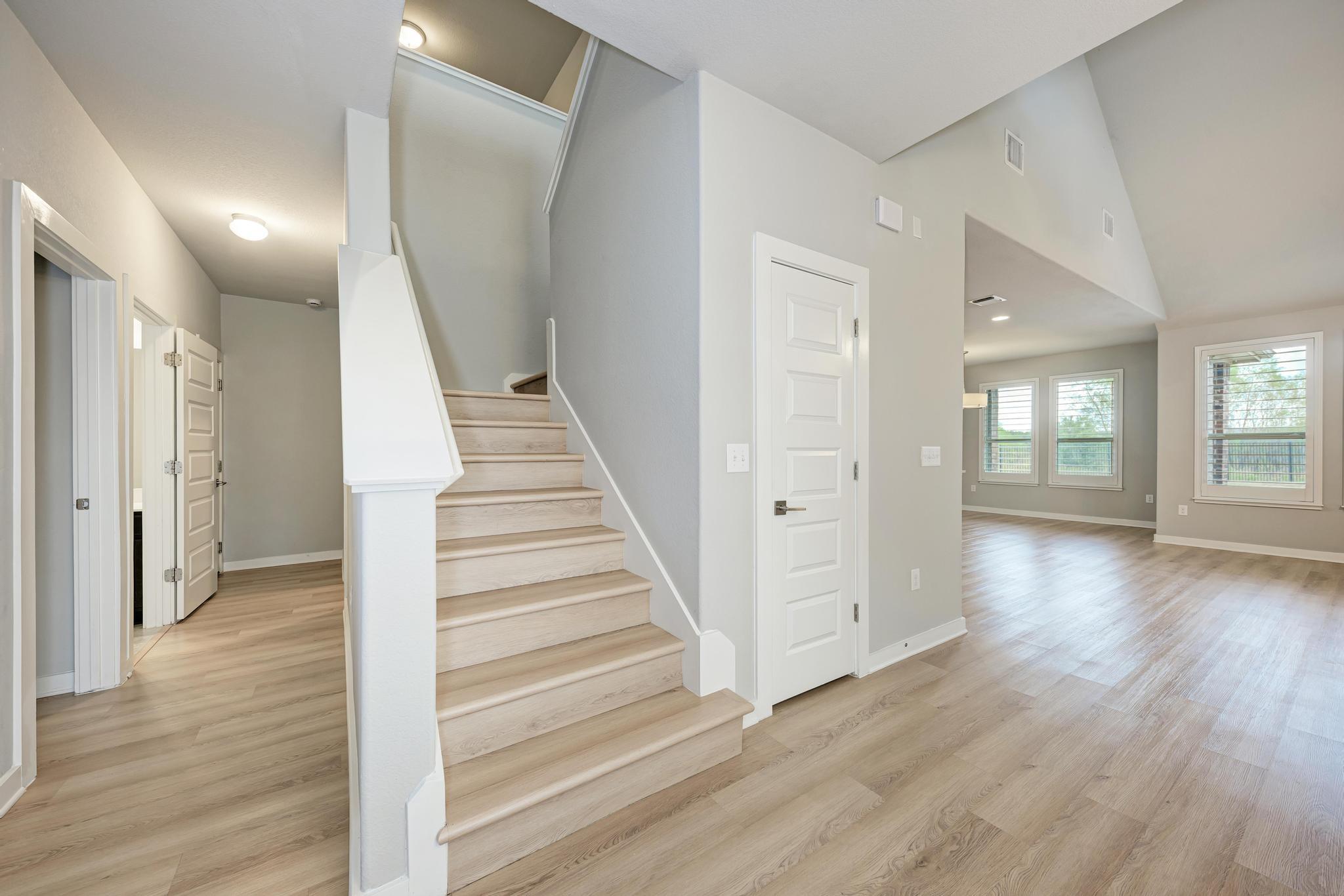 7207 Auburn Blaze LN