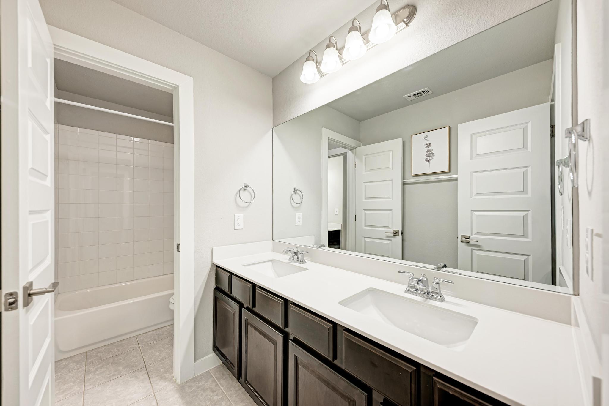 7207 Auburn Blaze LN