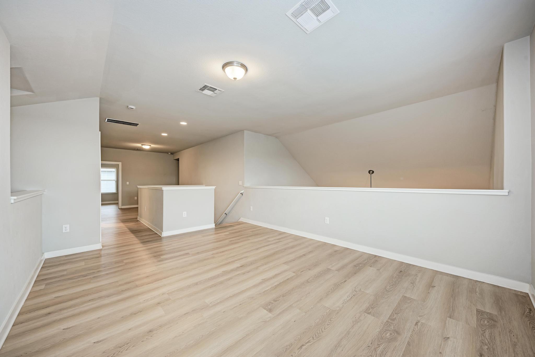 7207 Auburn Blaze LN