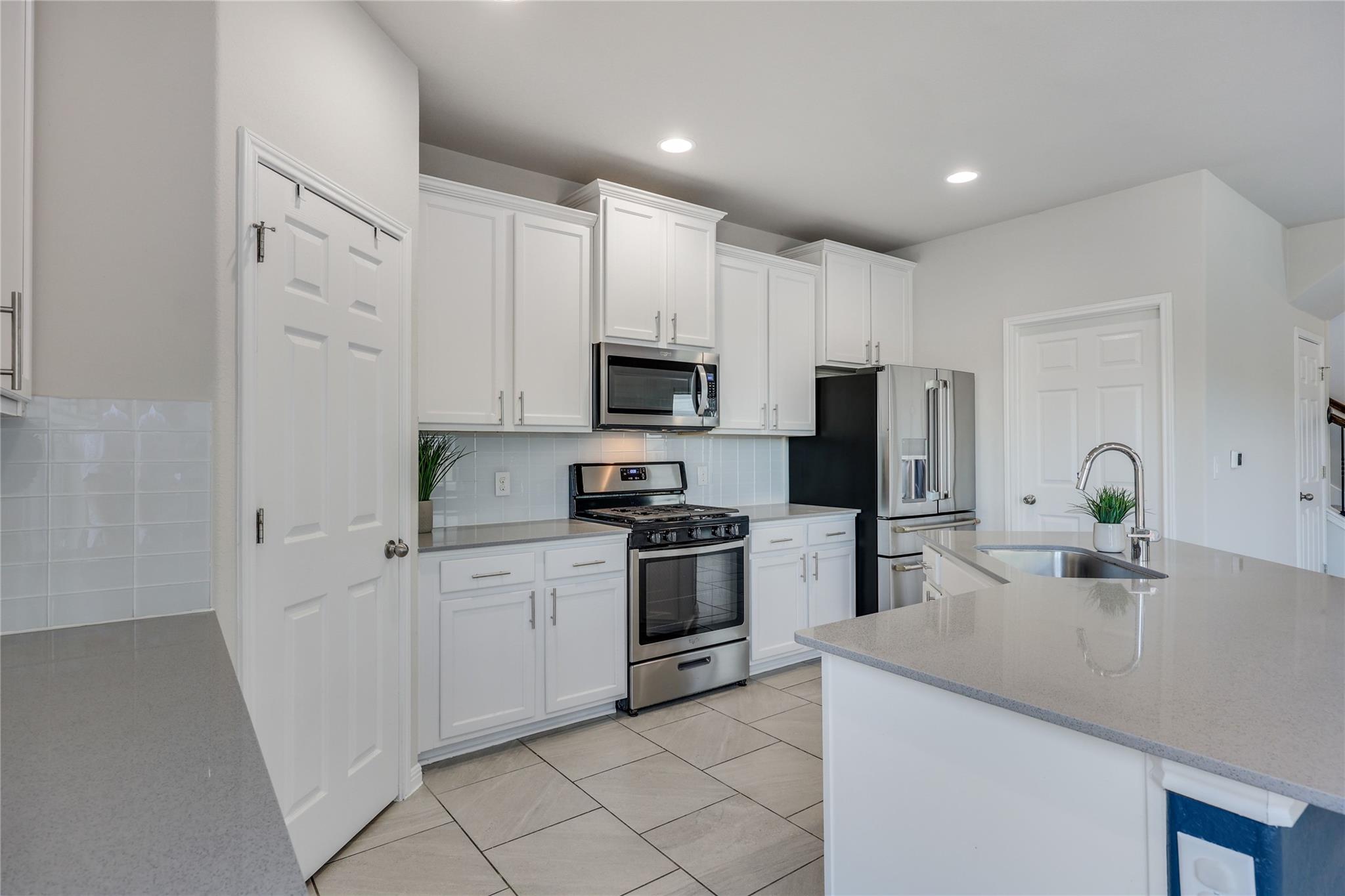 913 Boatswain WAY # 195