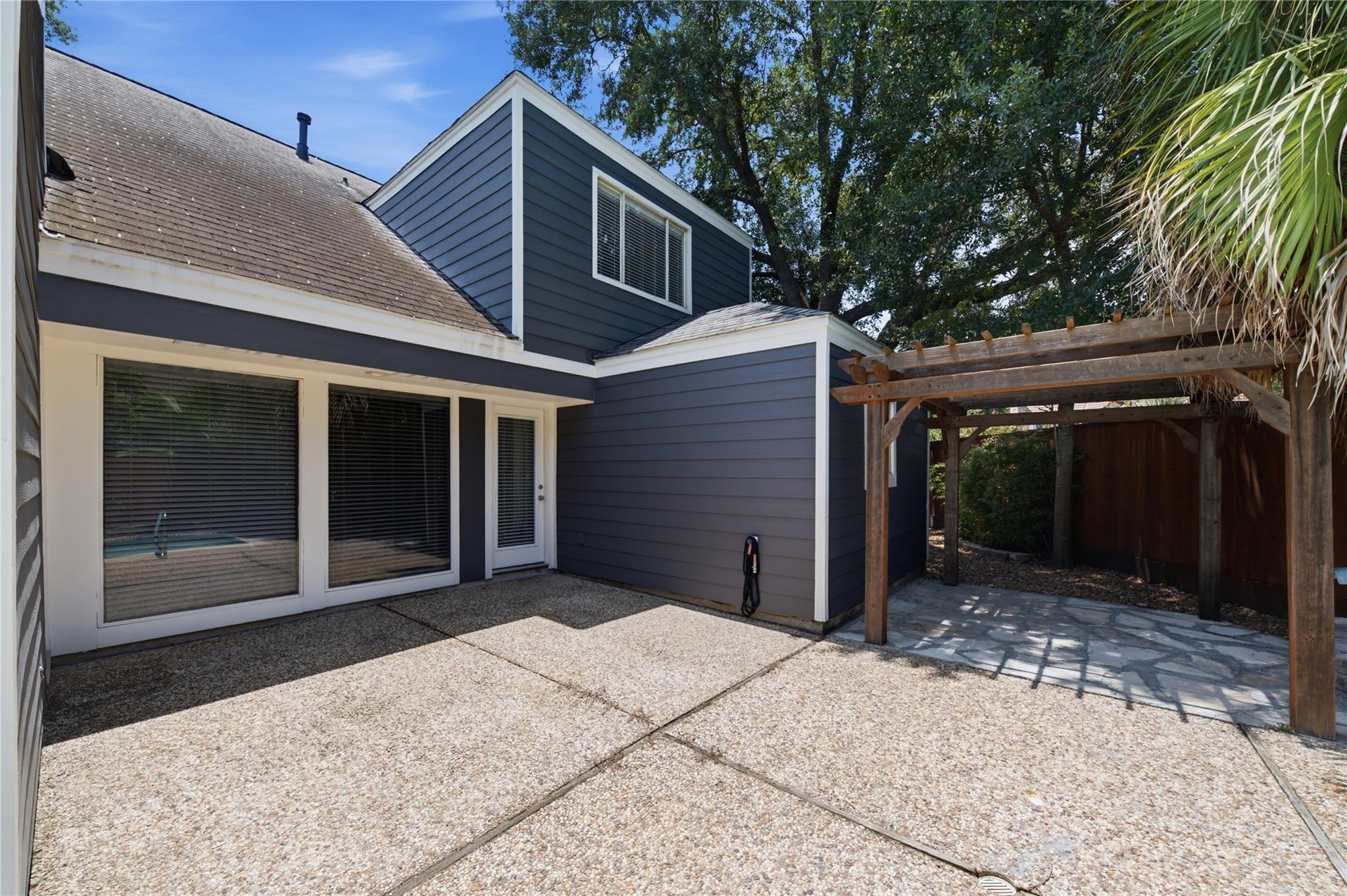 703 Queensmill Court