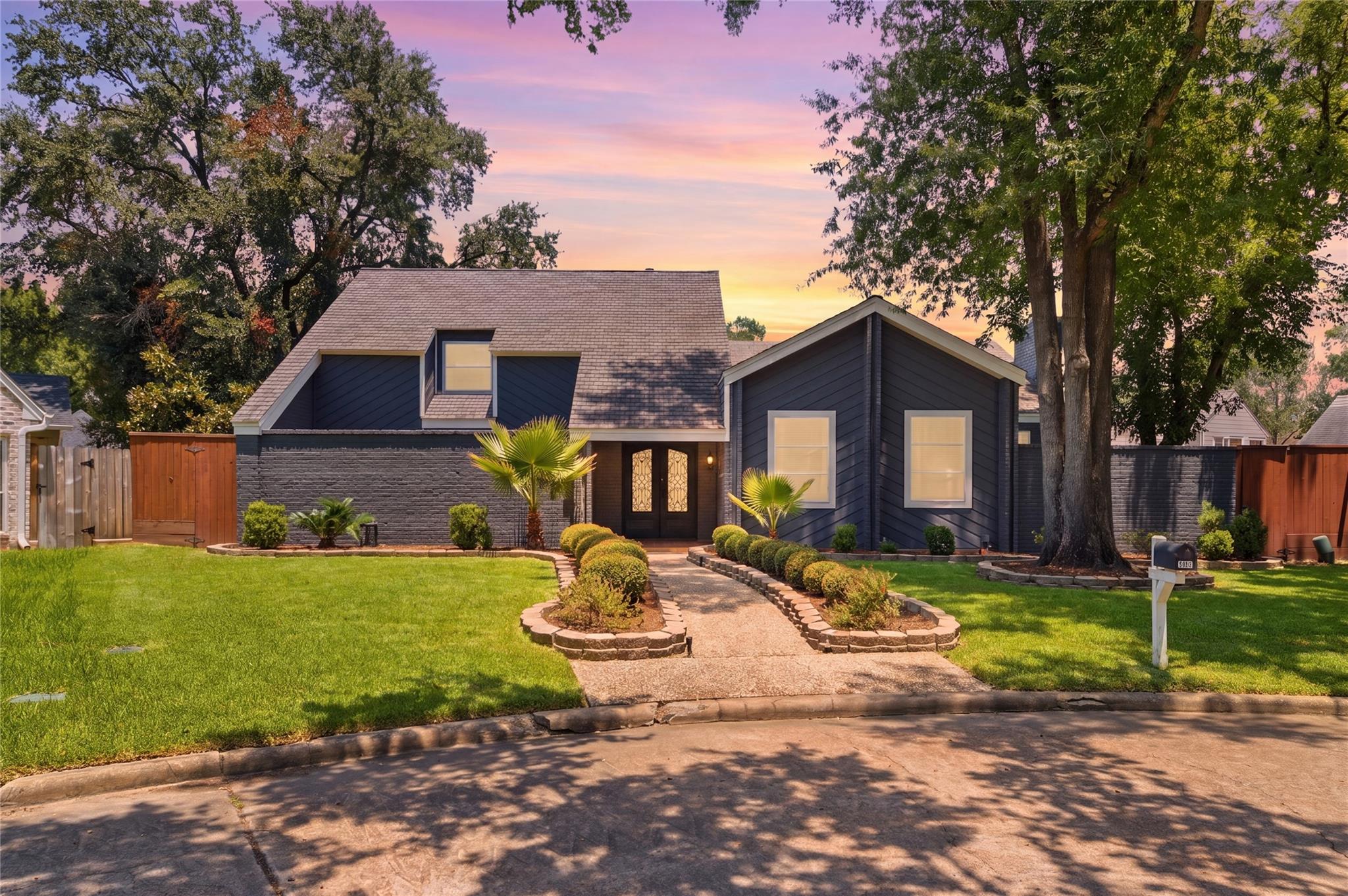 703 Queensmill Court