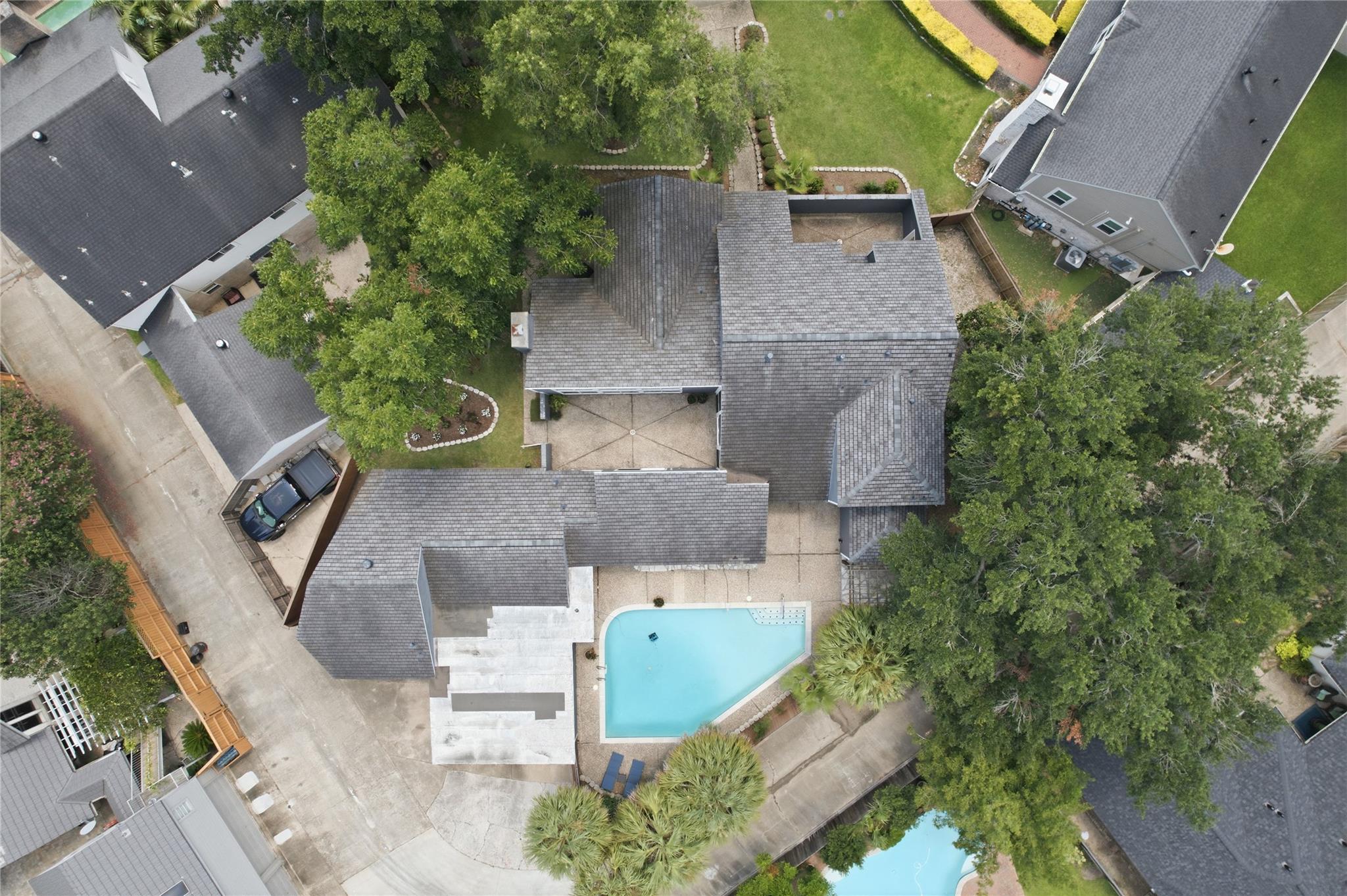 703 Queensmill Court