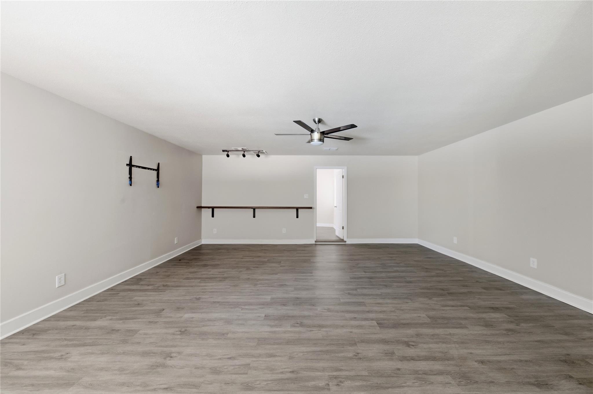 703 Queensmill Court