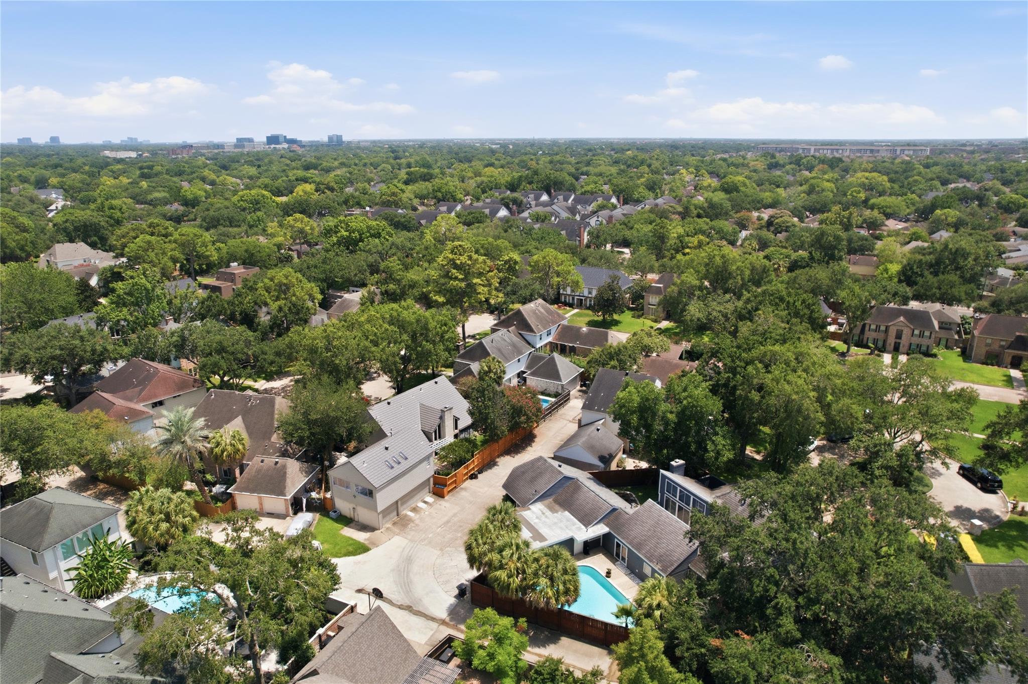 703 Queensmill Court