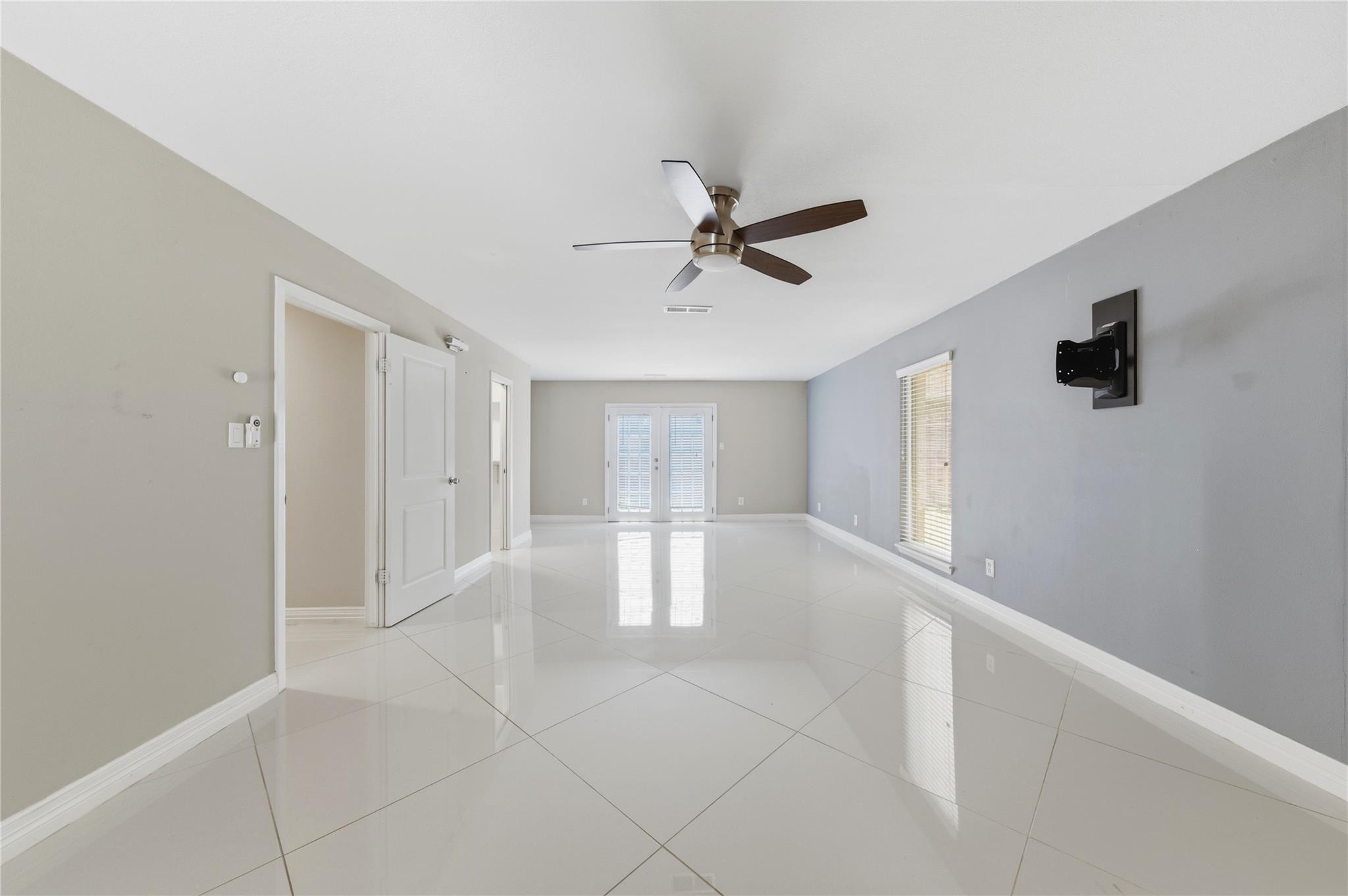 703 Queensmill Court
