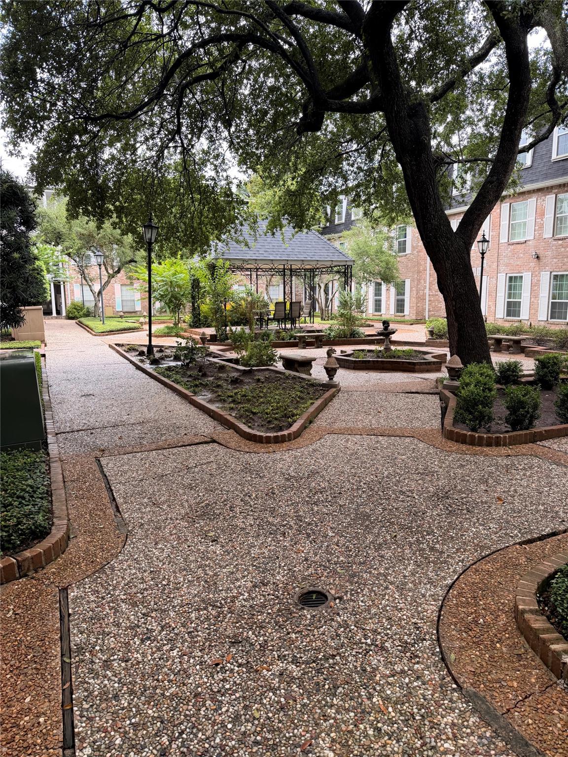 359 N Post Oak Lane # 318
