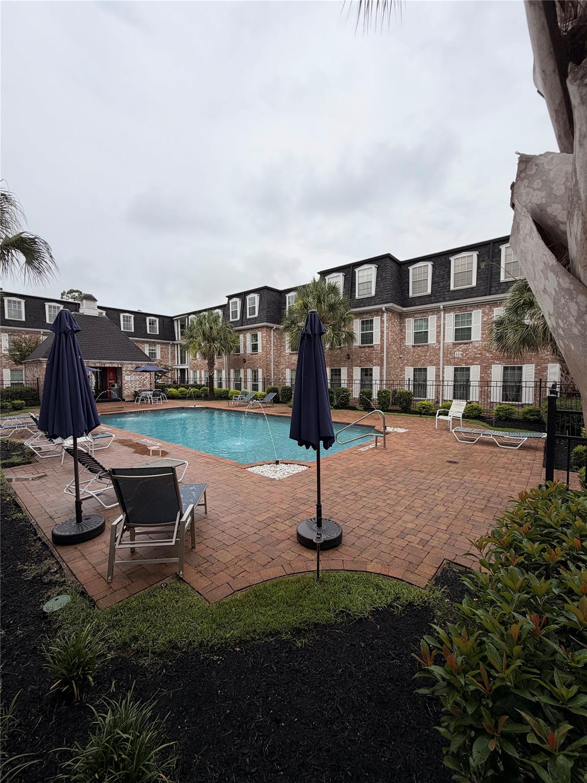 359 N Post Oak Lane # 318