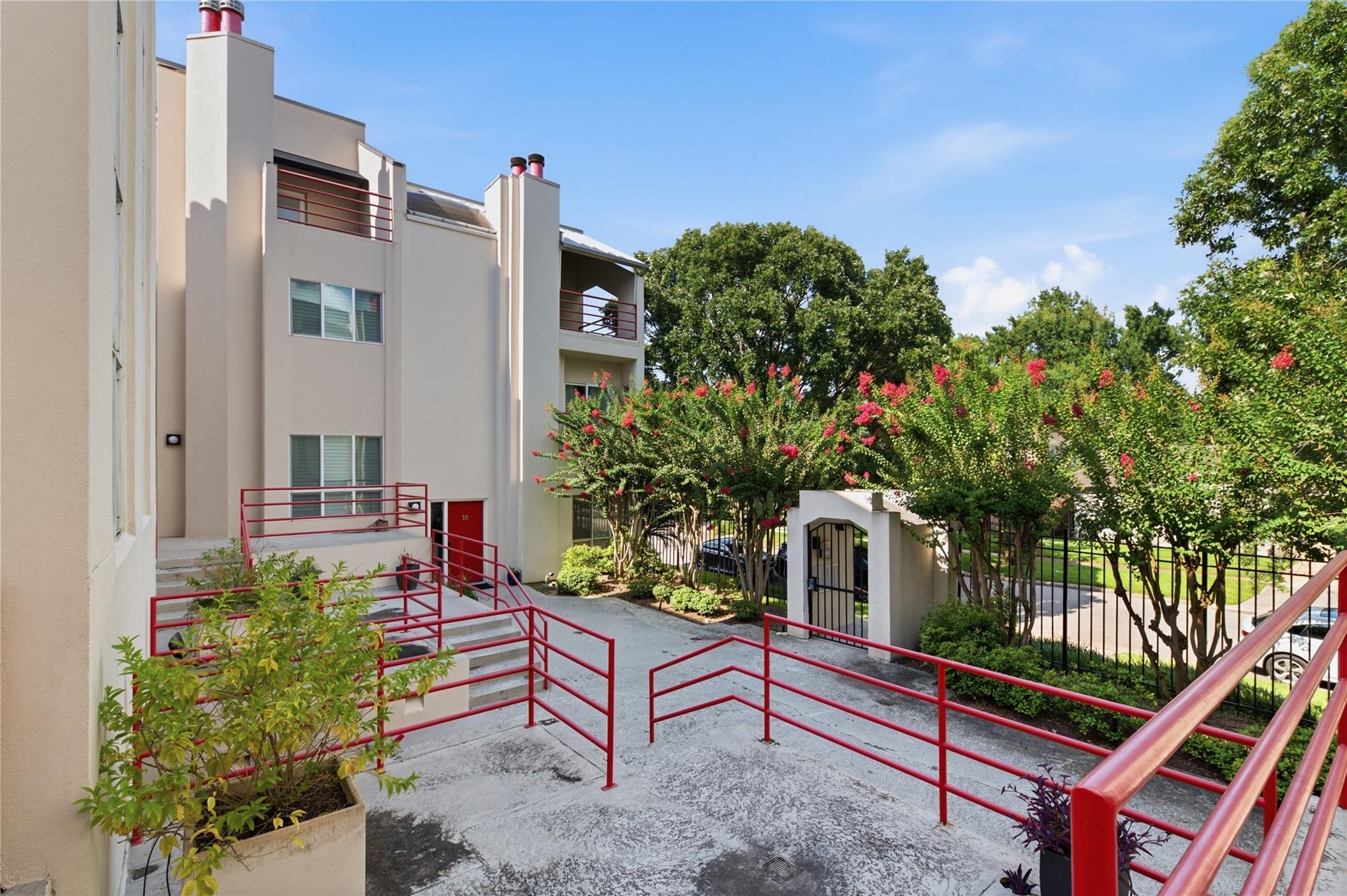 2100 Huldy Street # 4