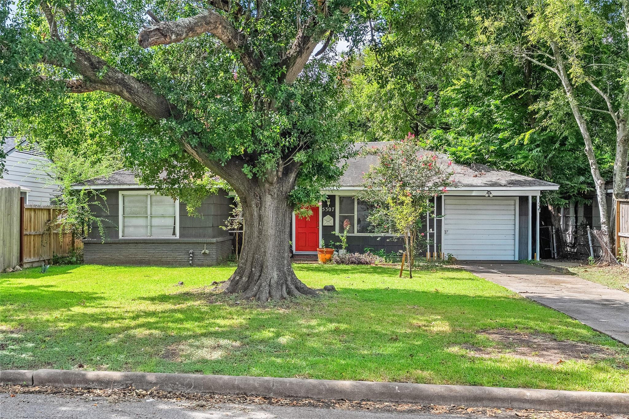 5307/9/11/13 Palmetto Street