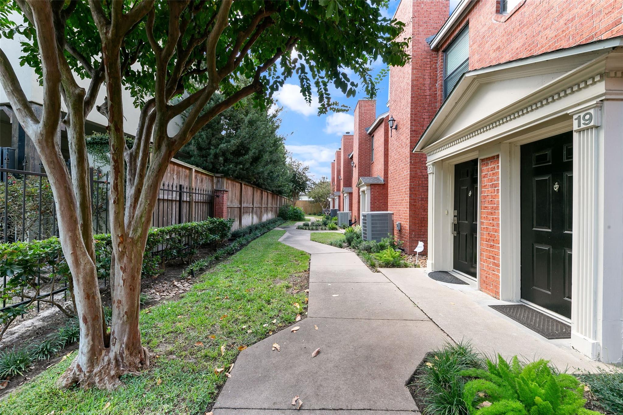 3330 Las Palmas Street # 19, Houston Unit: 19