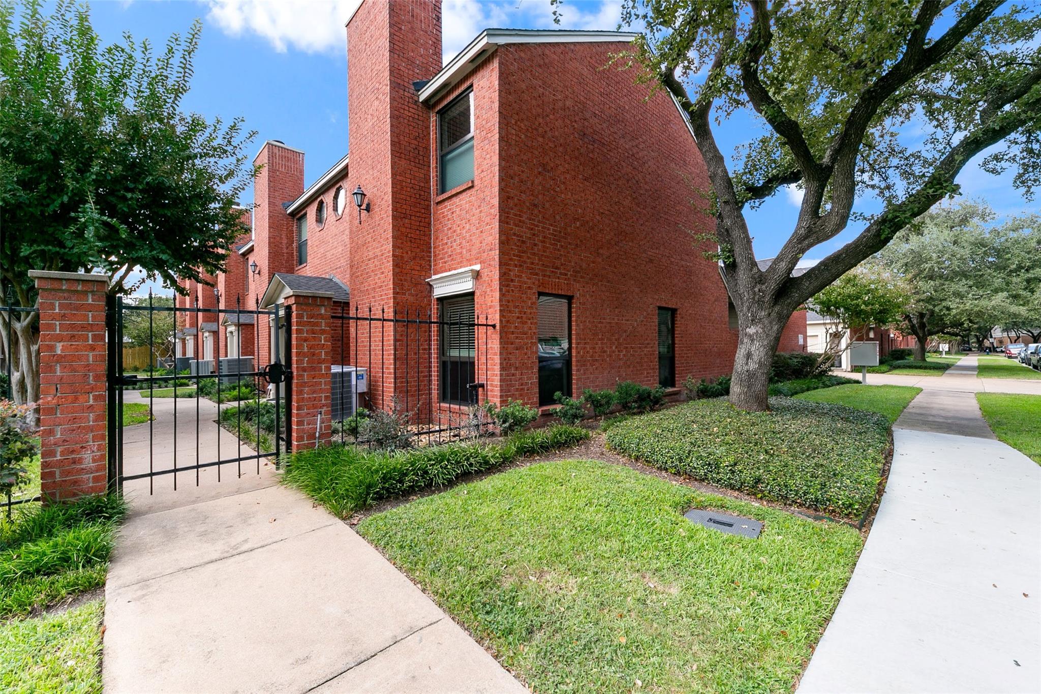 3330 Las Palmas Street # 19, Houston Unit: 19
