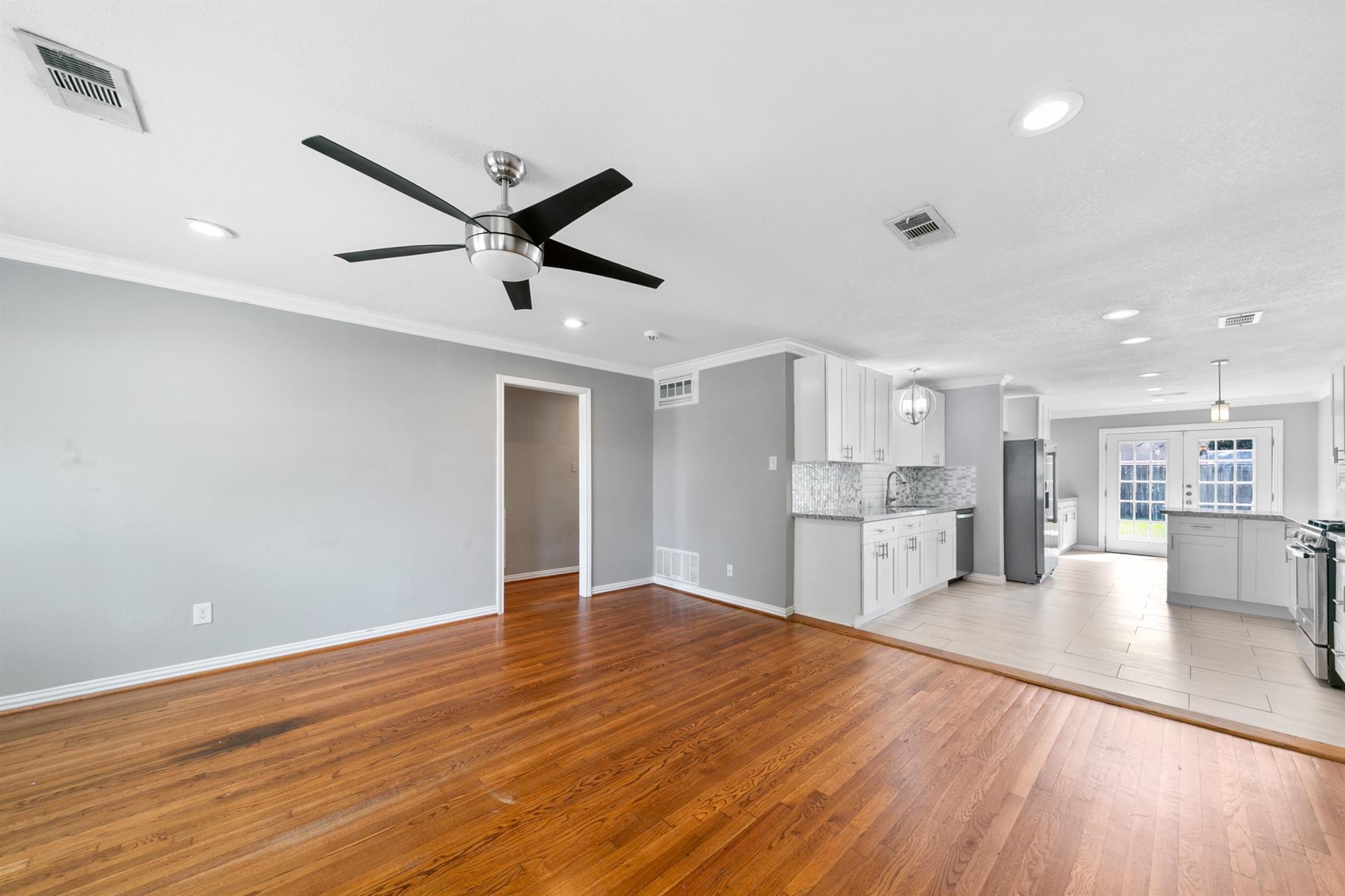 6915 Jalna Street, Houston