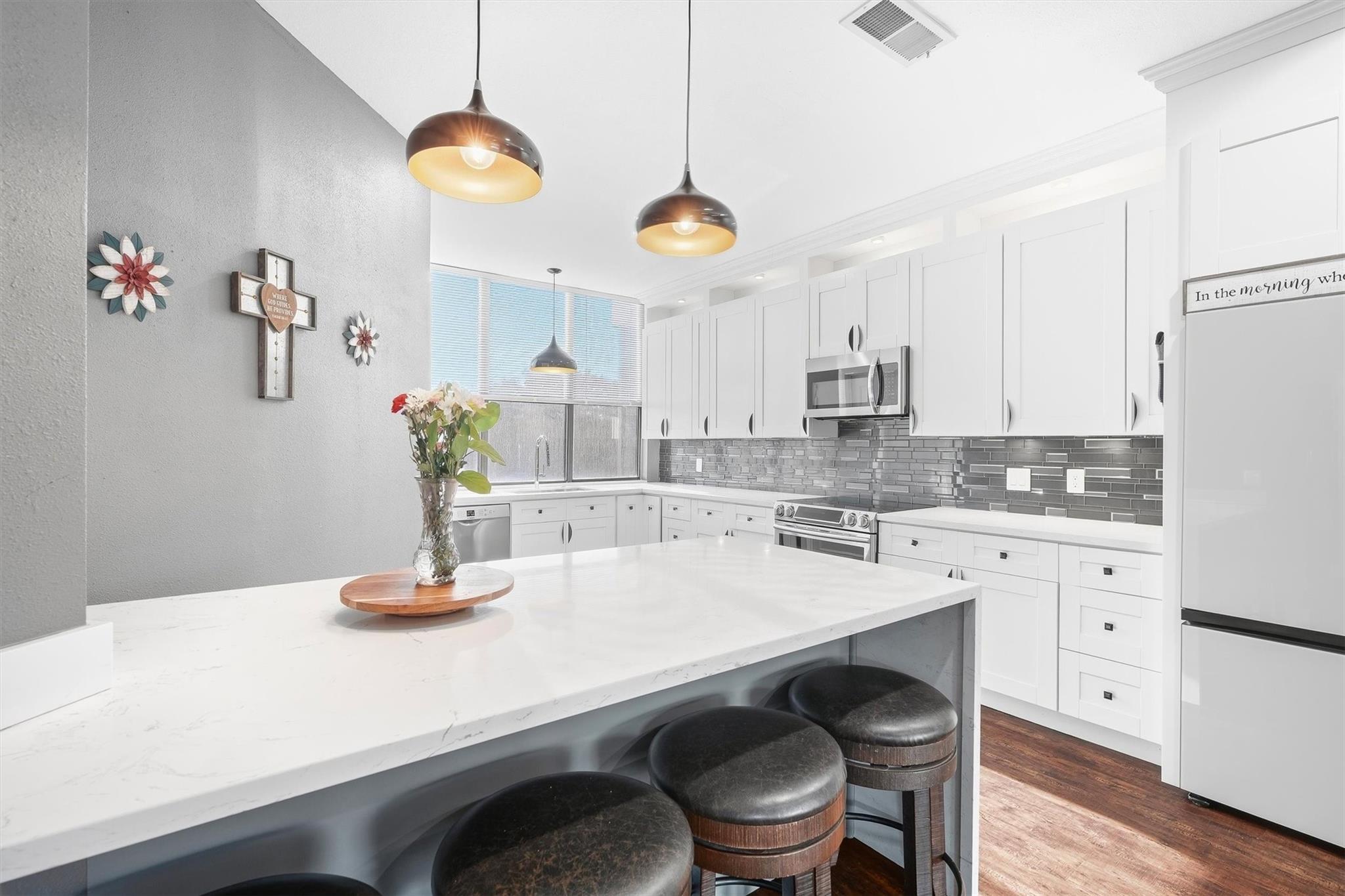 18217 Sandy Cove